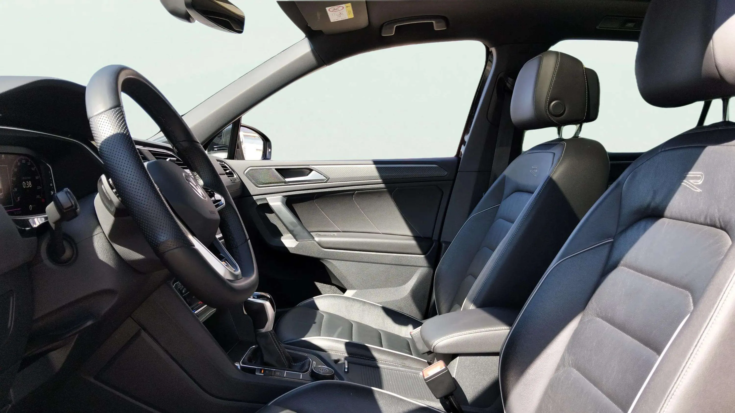 Volkswagen Tiguan R-Line 2.0 TDI DSG - foto 7