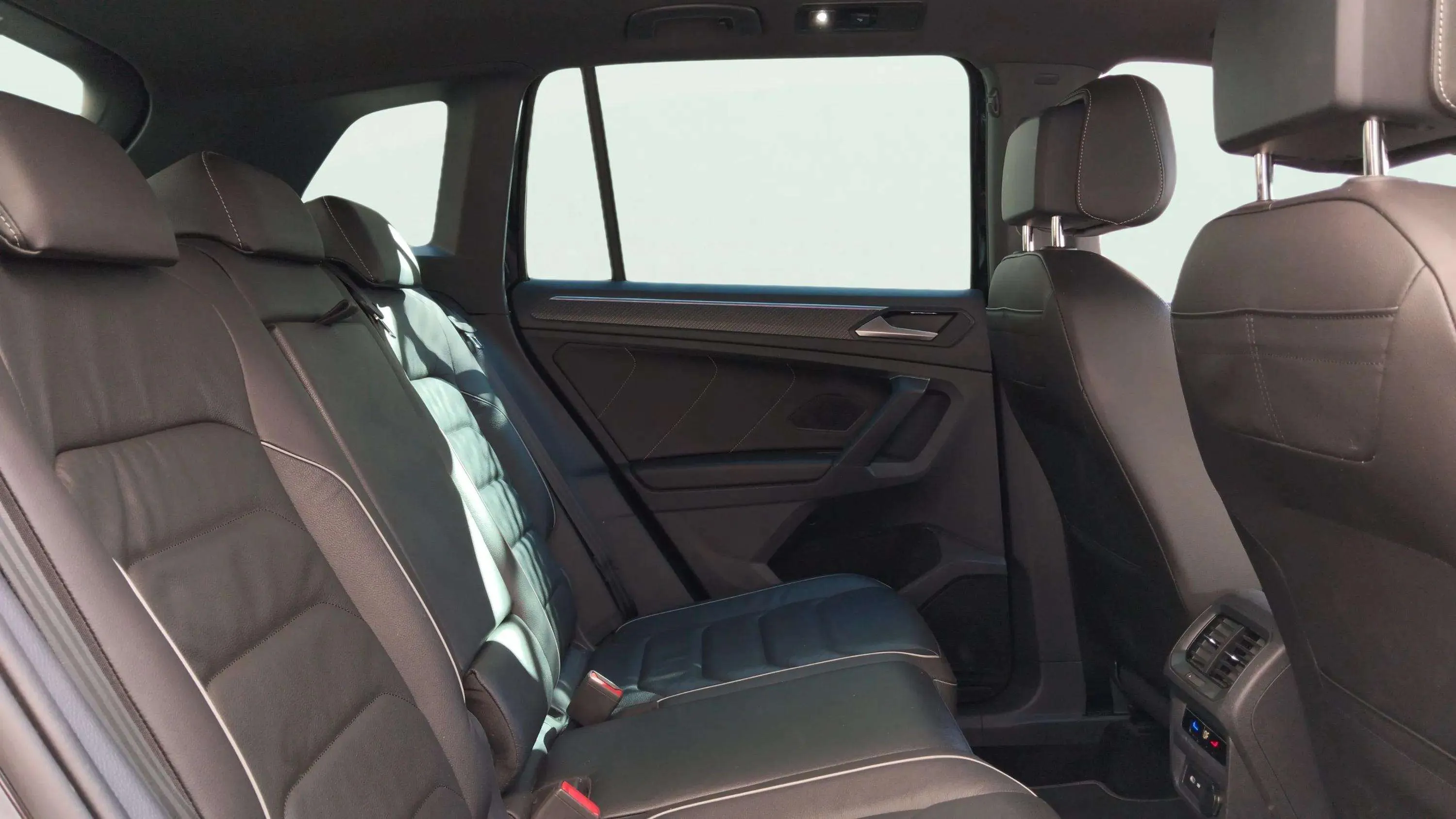 Volkswagen Tiguan R-Line 2.0 TDI DSG - foto 10
