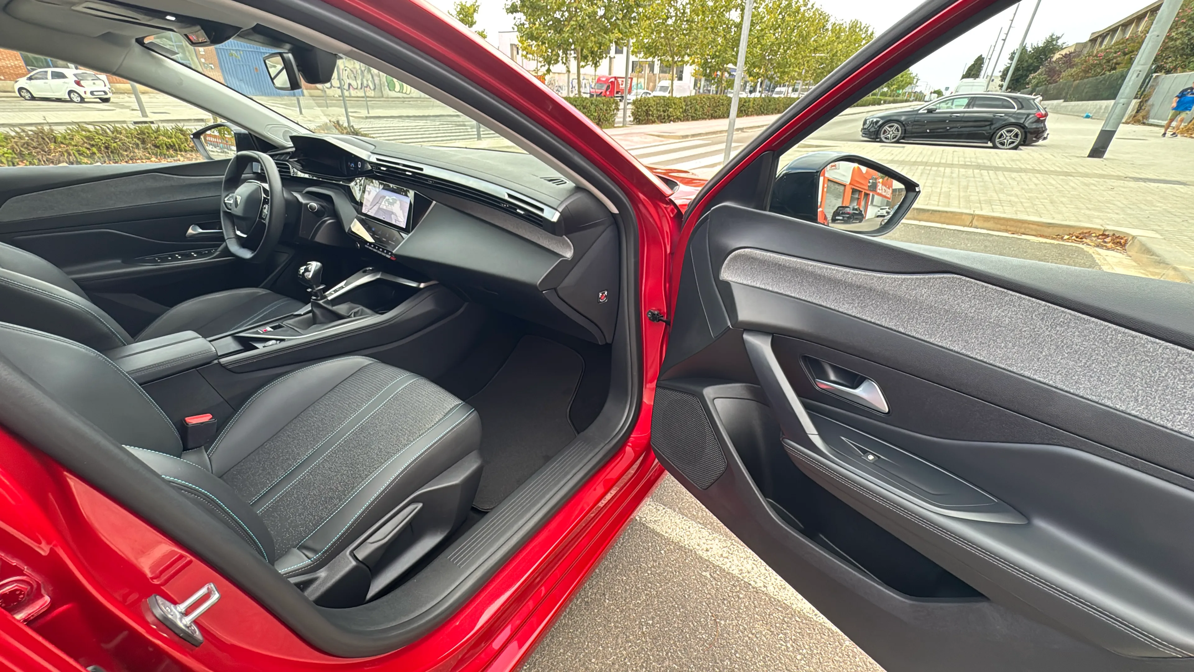 Peugeot 308 Allure PureTech 130 - foto 29