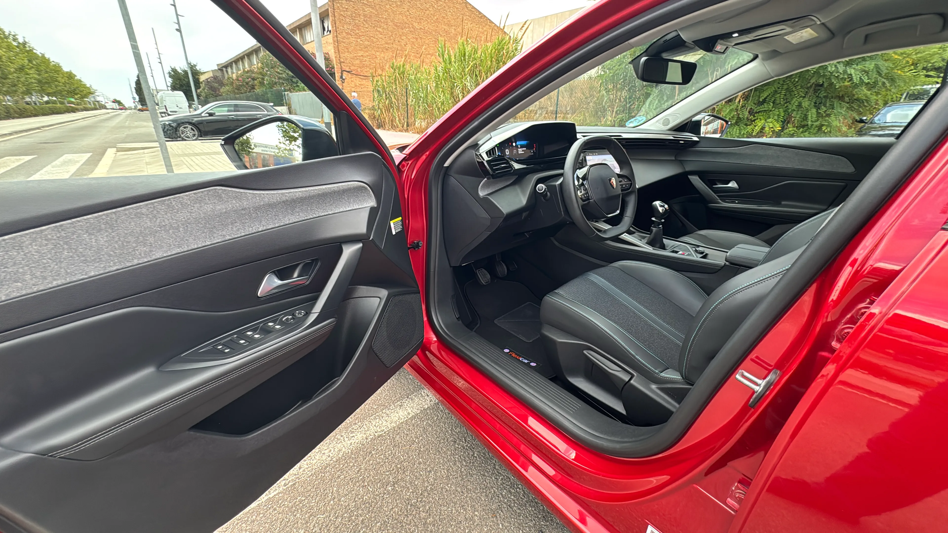 Peugeot 308 Allure PureTech 130 - foto 28