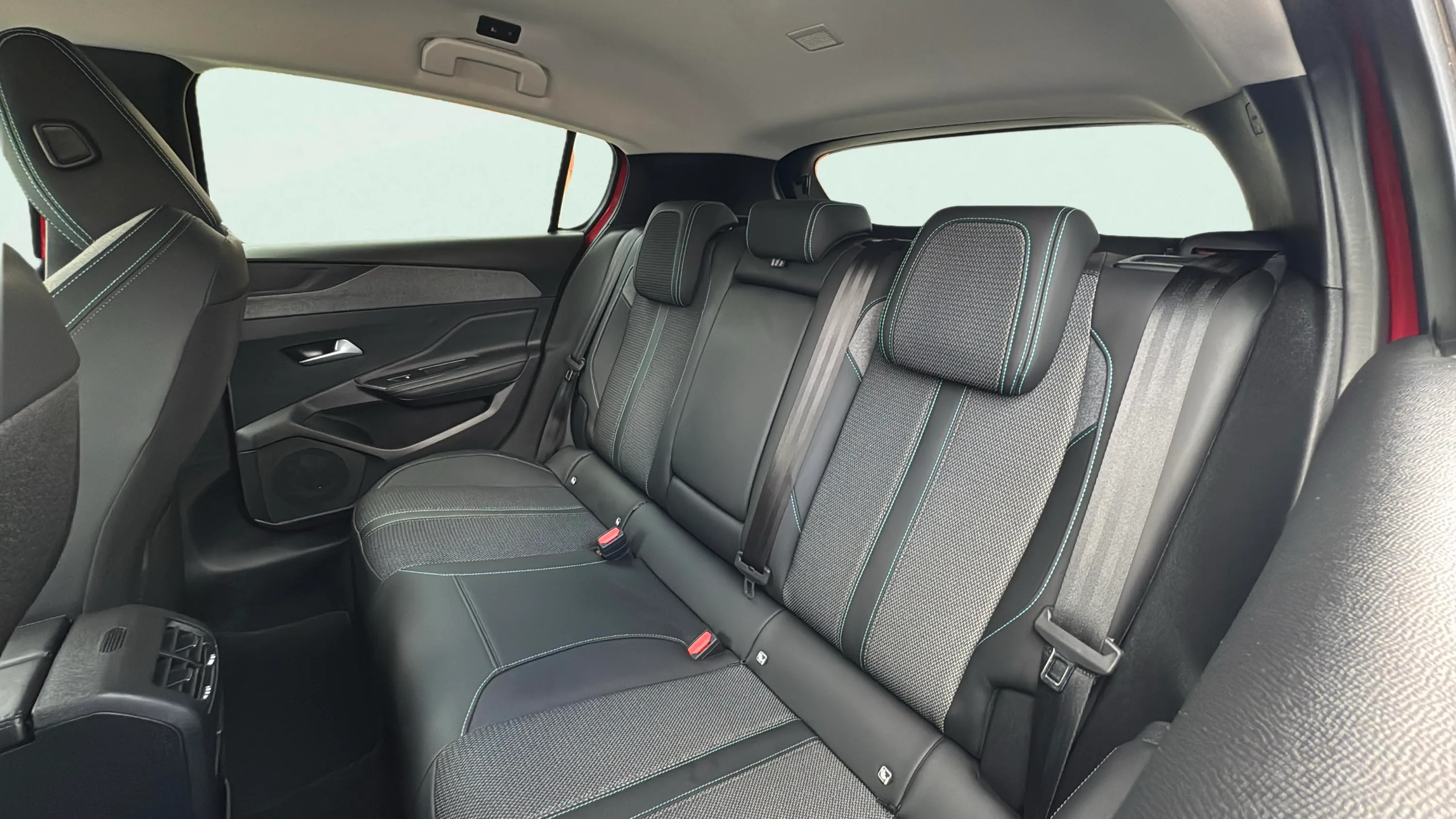 Peugeot 308 Allure PureTech 130 - foto 13
