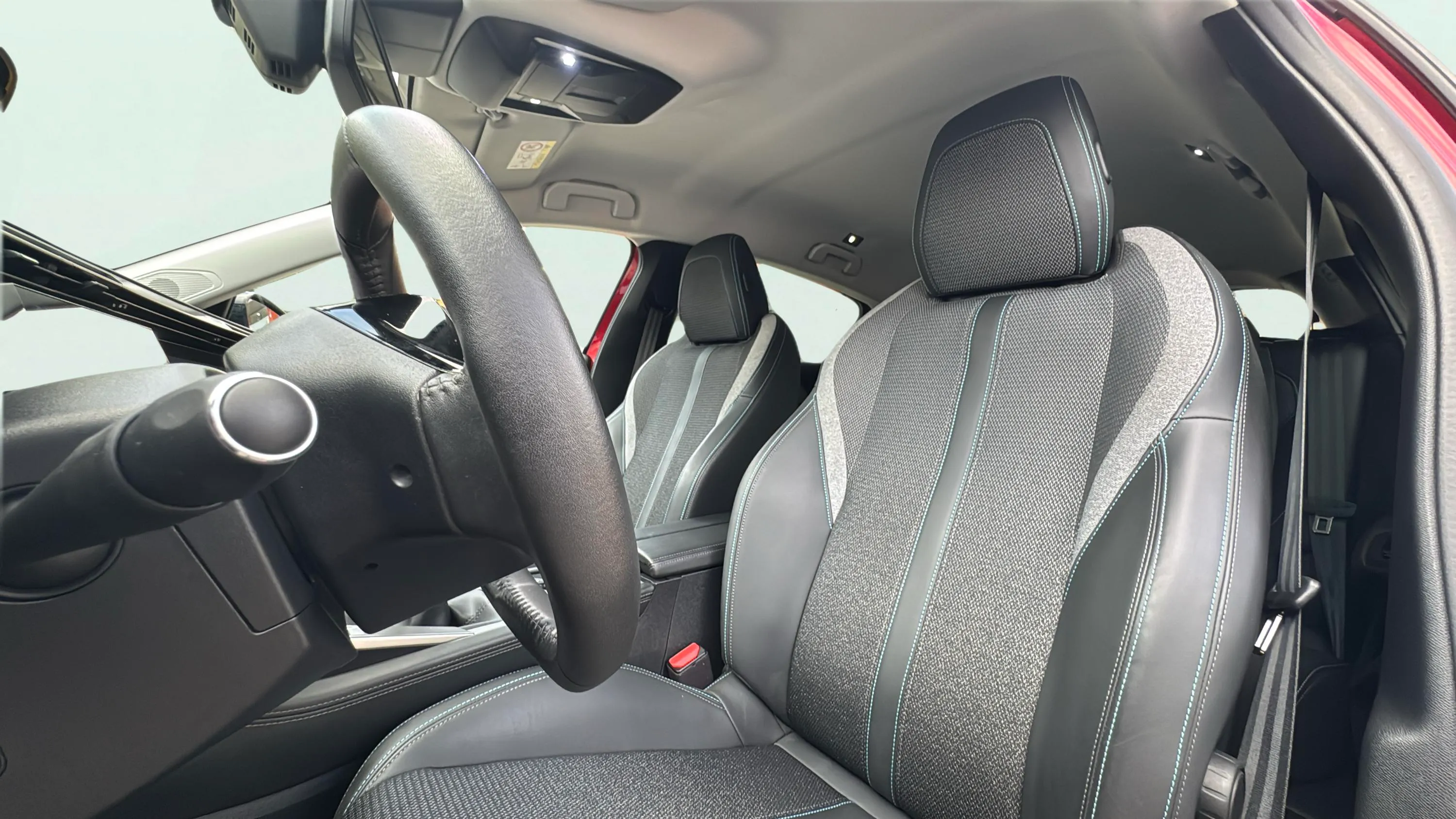 Peugeot 308 Allure PureTech 130 - foto 15