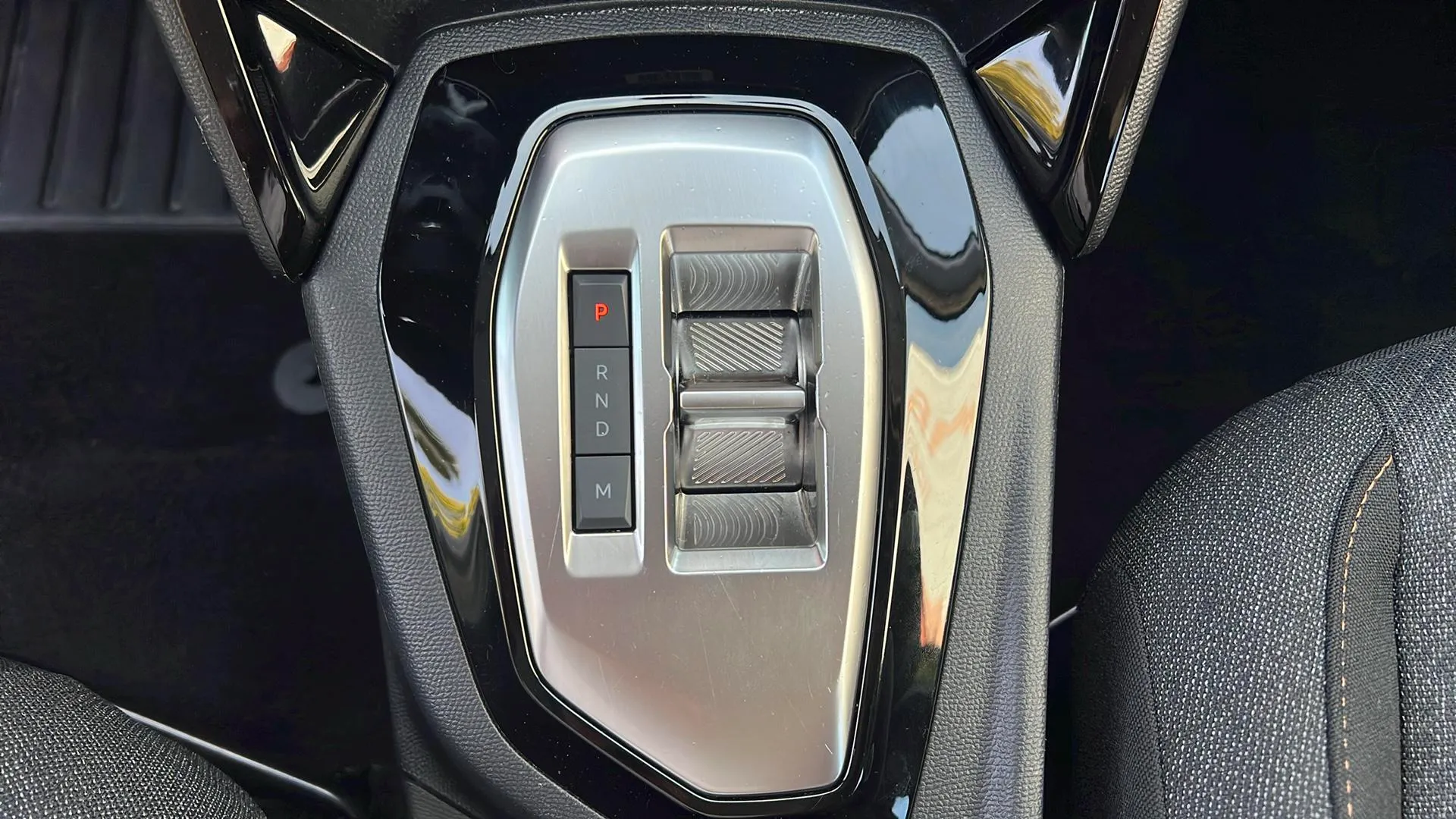 Peugeot 208 Style Hybrid 110 eDCS6 - foto 14