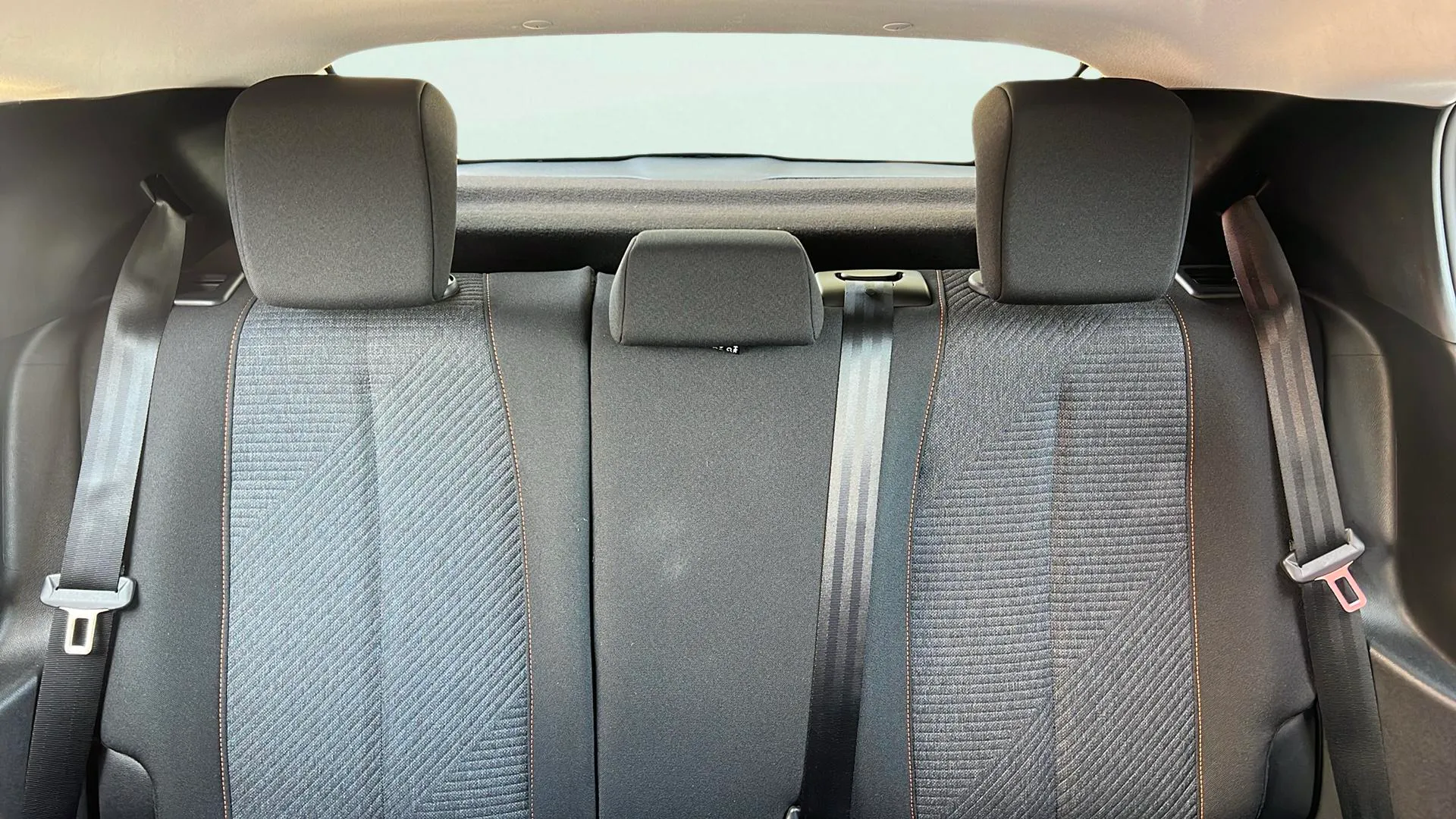 Peugeot 208 Style Hybrid 110 eDCS6 - foto 17