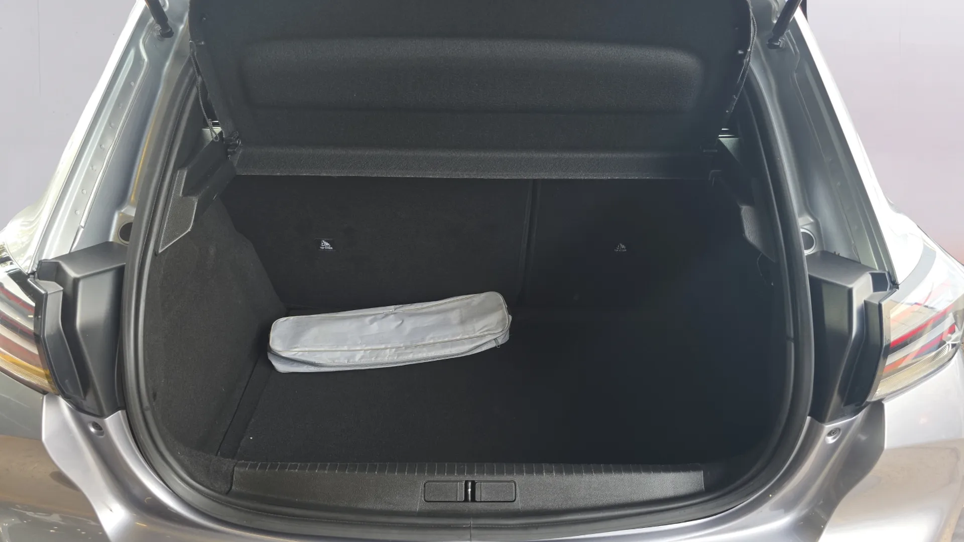 Peugeot 208 Style Hybrid 110 eDCS6 - foto 22