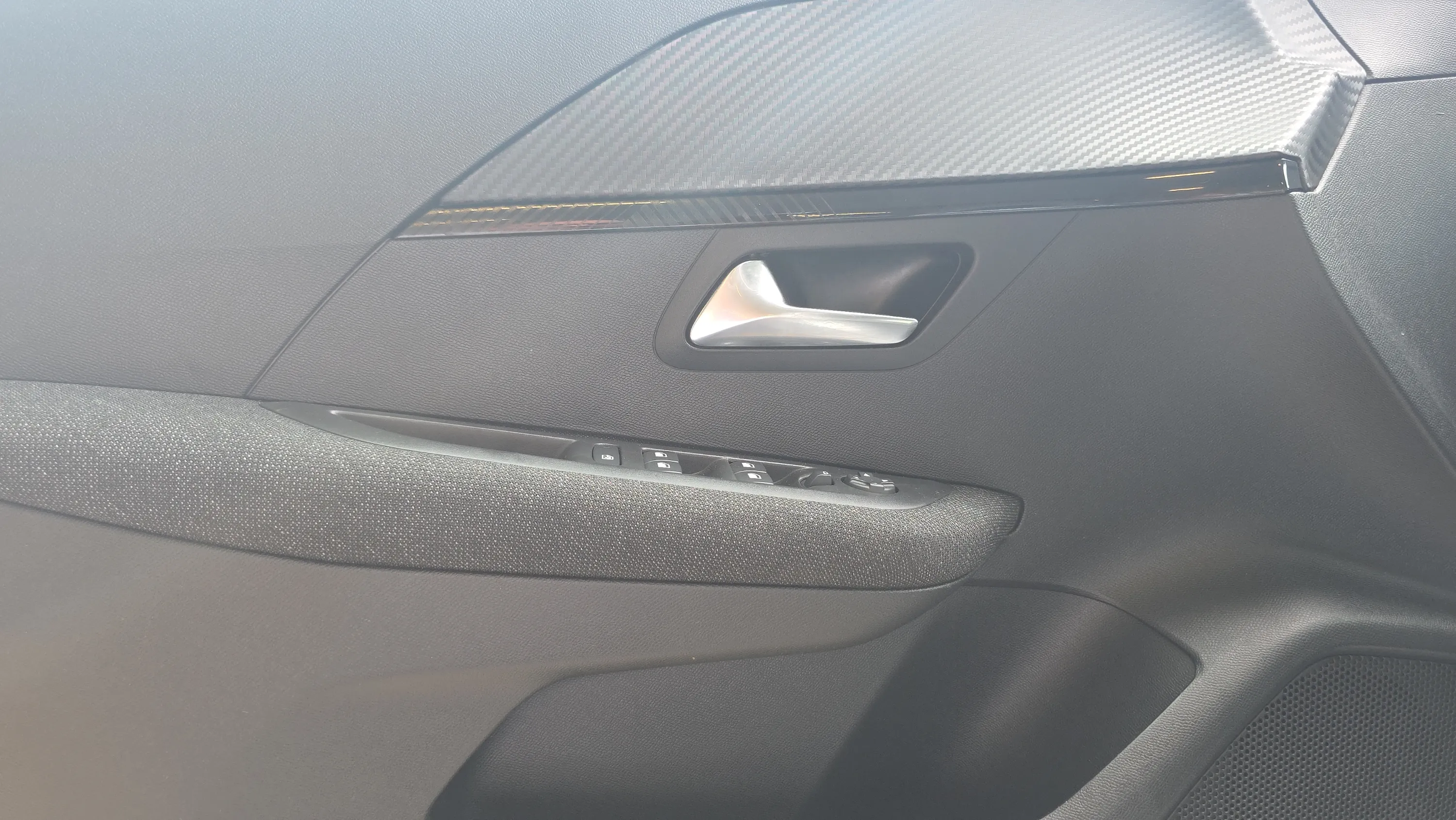 Peugeot 208 Style Hybrid 110 eDCS6 - foto 20