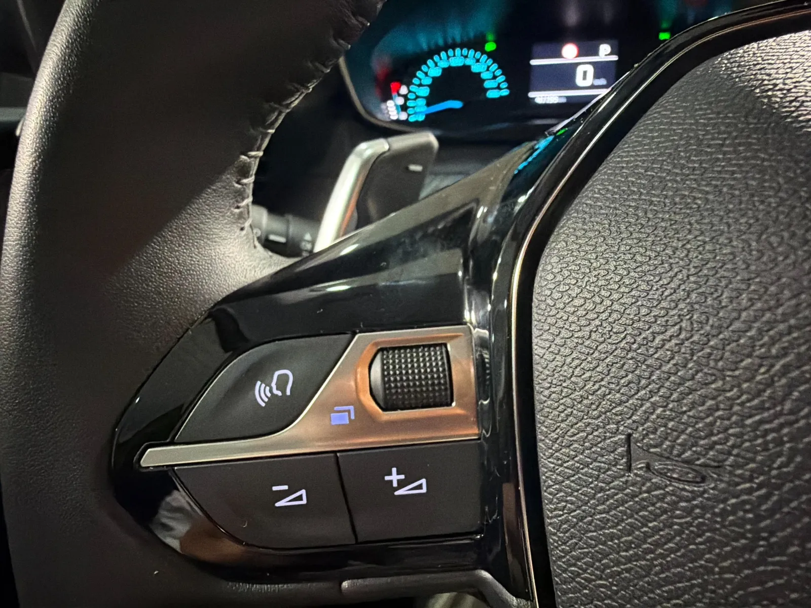 Peugeot 208 Style Hybrid 110 eDCS6 - foto 8