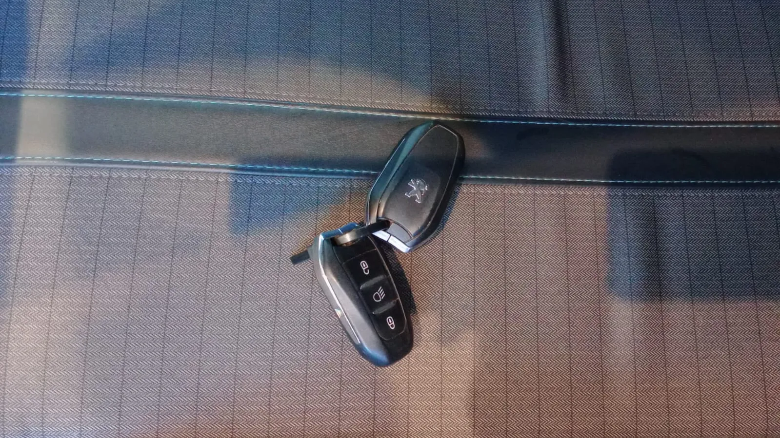 Peugeot 208 BlueHDi Allure - foto 16