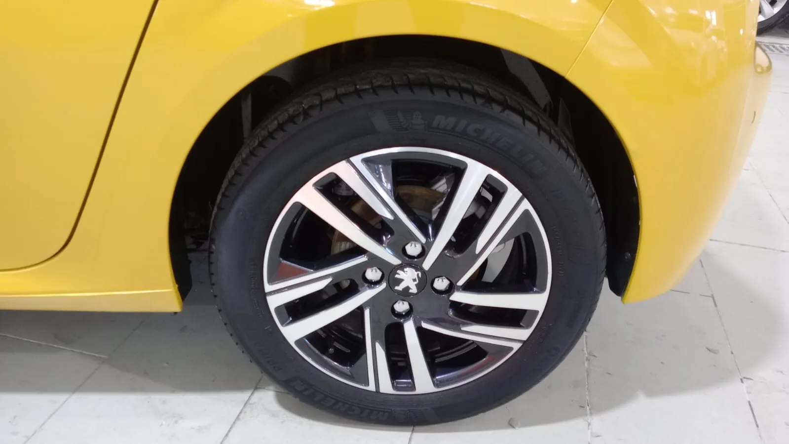 Peugeot 208 BlueHDi Allure - foto 19