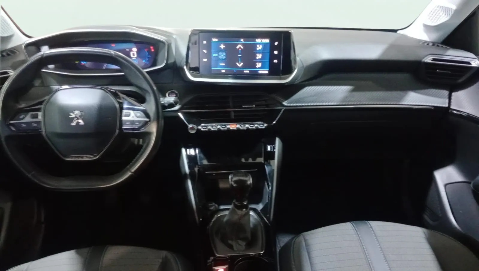 Peugeot 208 BlueHDi Allure - foto 12