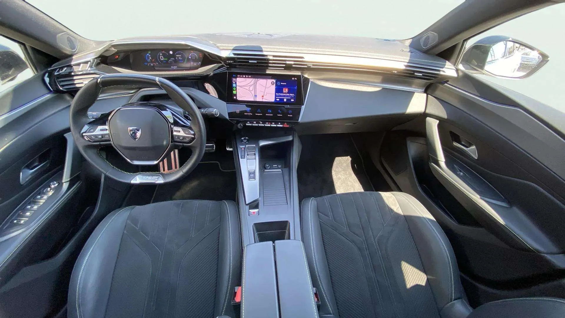 Peugeot 408 Allure Plug-IN Hybrid 225 e-EAT8 - foto 12