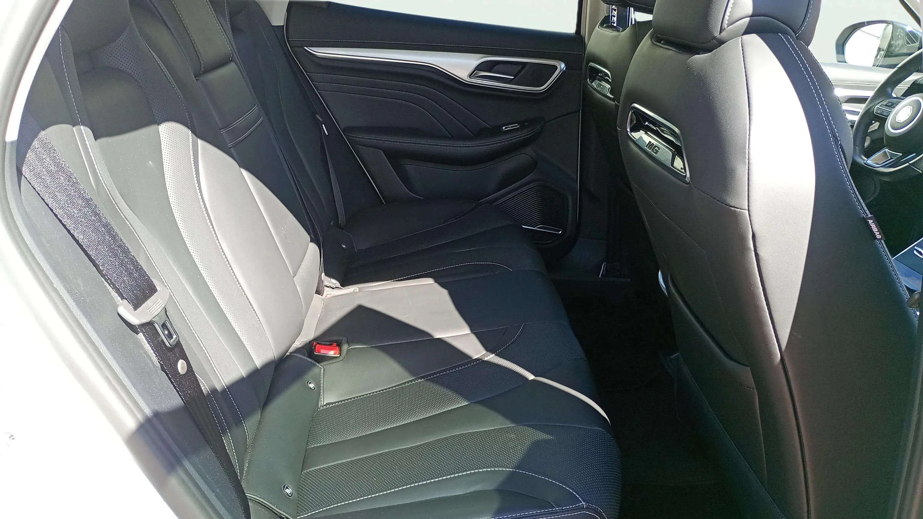 MG Marvel R 70kWh Luxury - foto 18