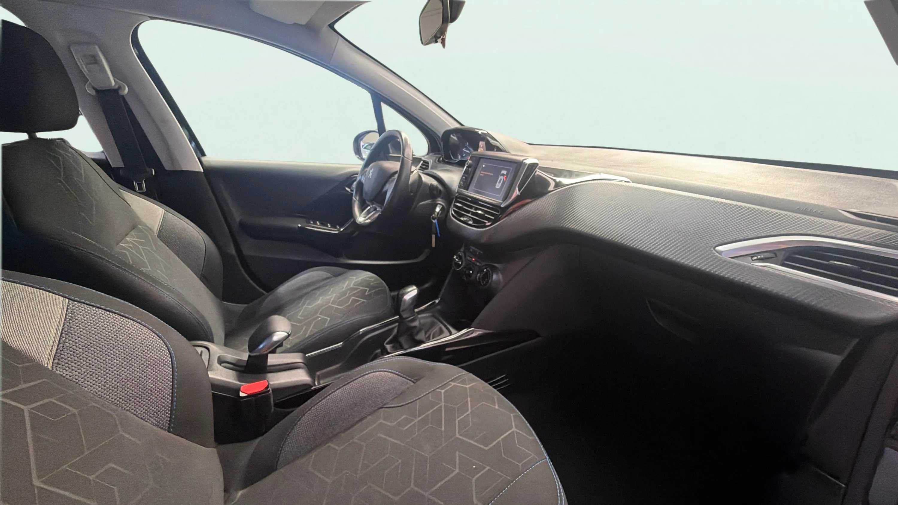 Peugeot 2008 Active BlueHDi 100 BVM6 - foto 14