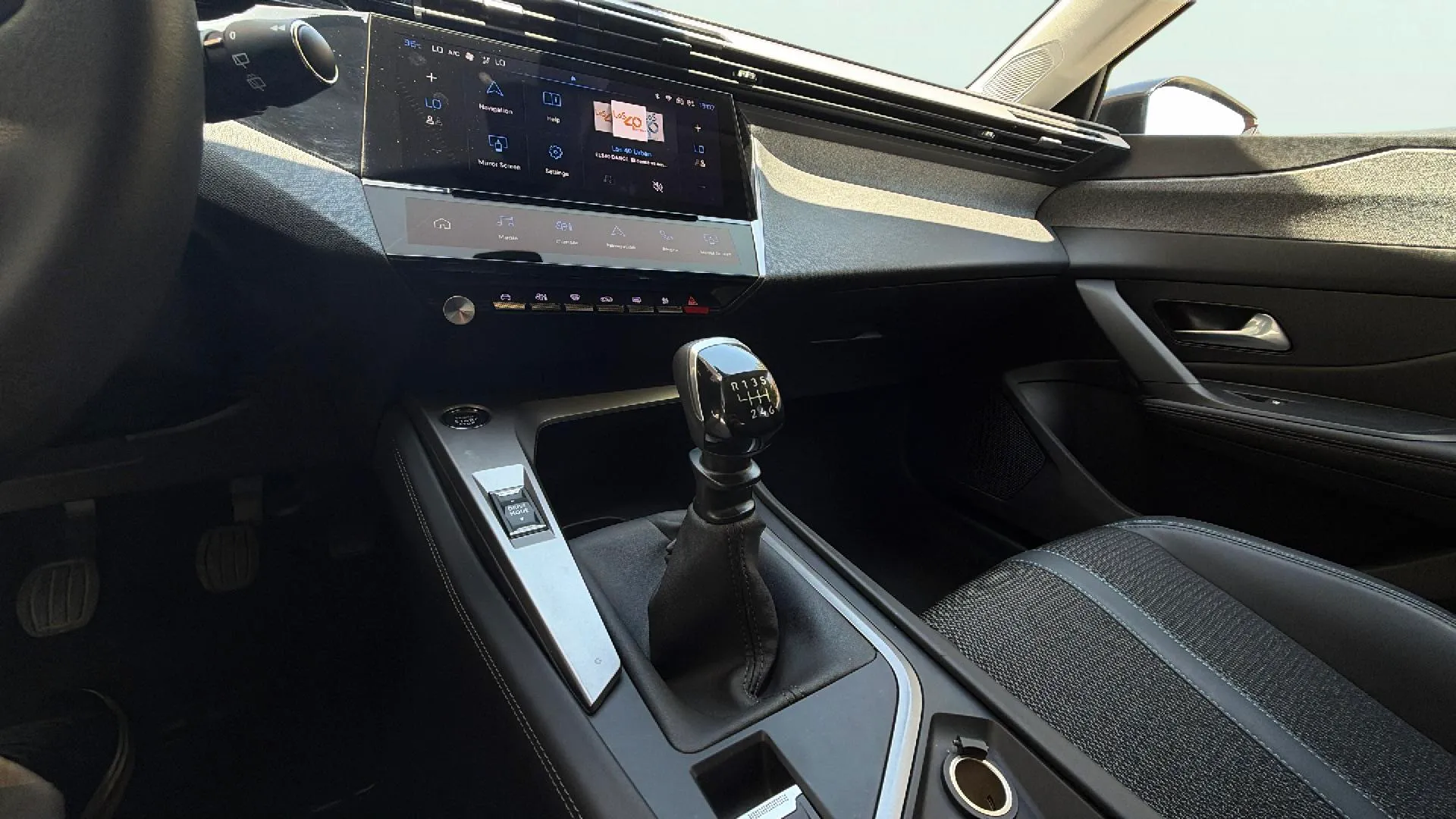 Peugeot 308 Allure PureTech 130 - foto 17