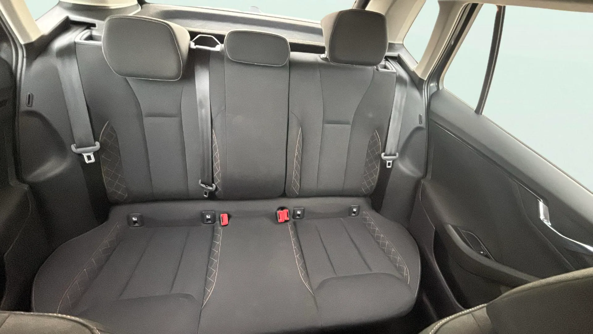 Škoda Kamiq 1.0 TSI Ambition - foto 14