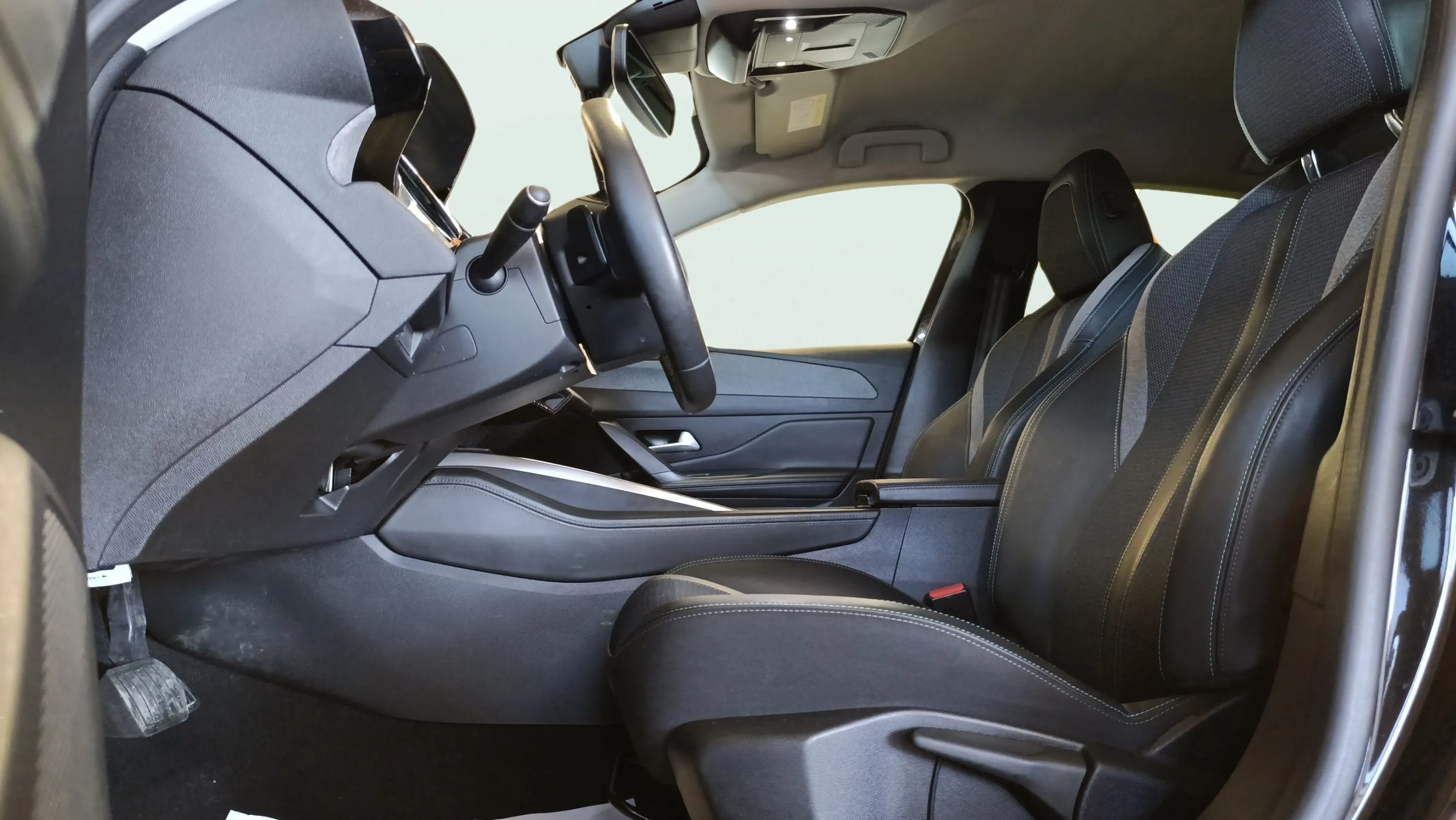 Peugeot 308 Allure BlueHDi 130 EAT8 - foto 33