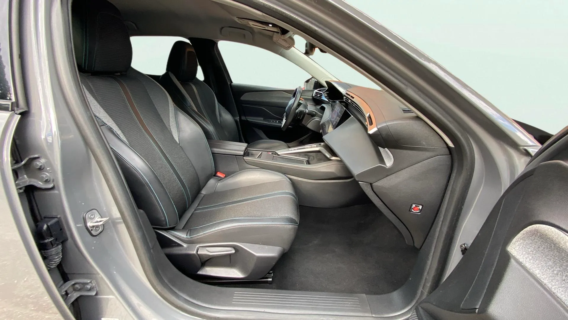 Peugeot 308 Allure BlueHDi 130 EAT8 - foto 13