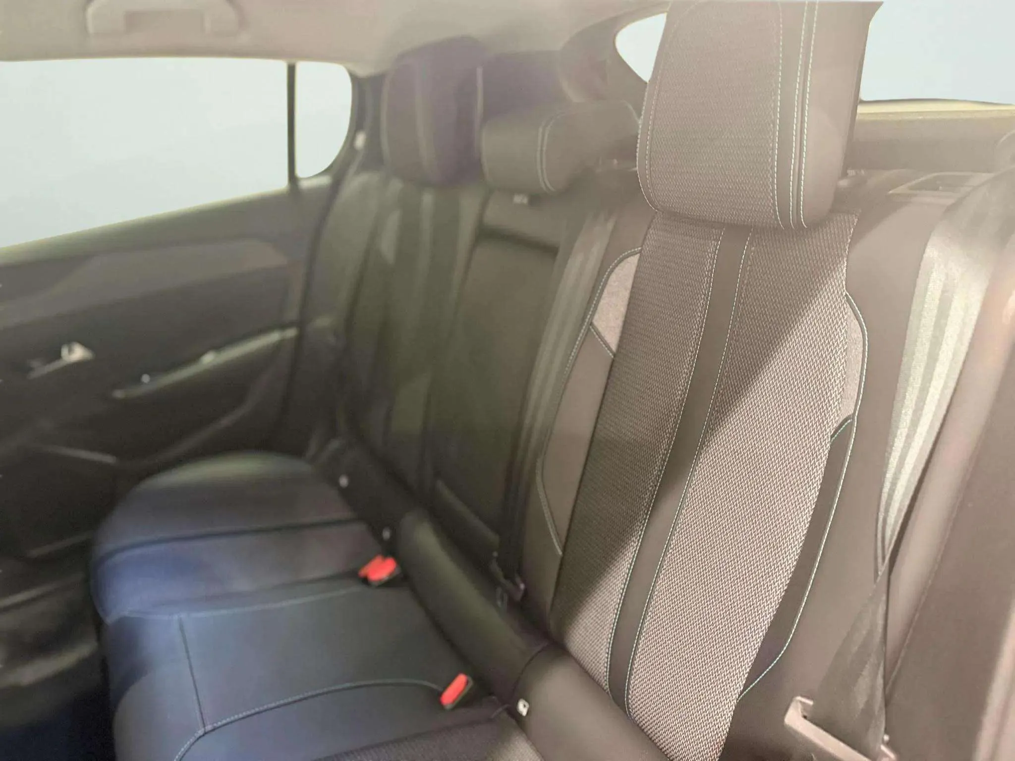 Peugeot 308 Allure BlueHDi 130 EAT8 - foto 10