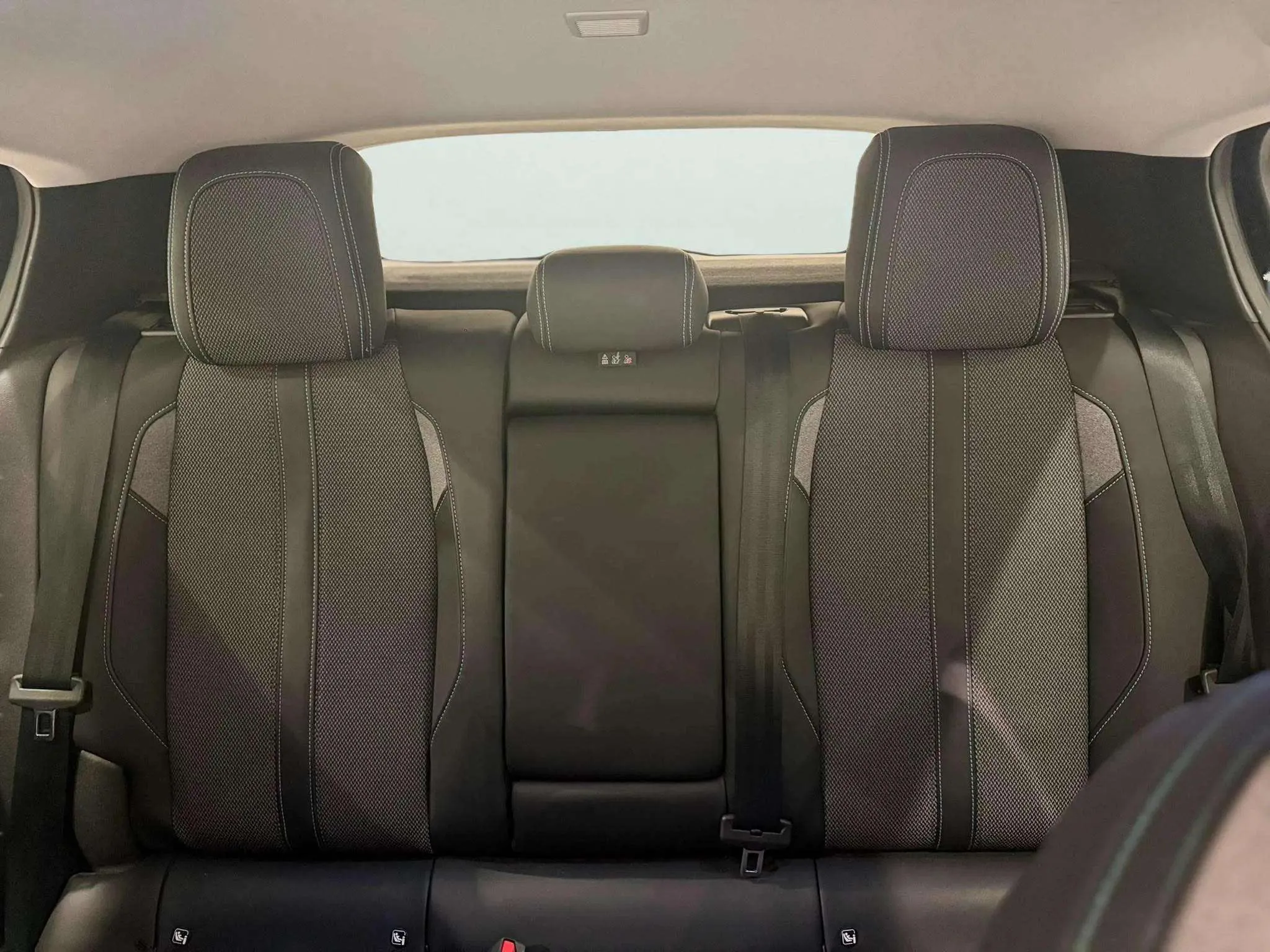 Peugeot 308 Allure BlueHDi 130 EAT8 - foto 15