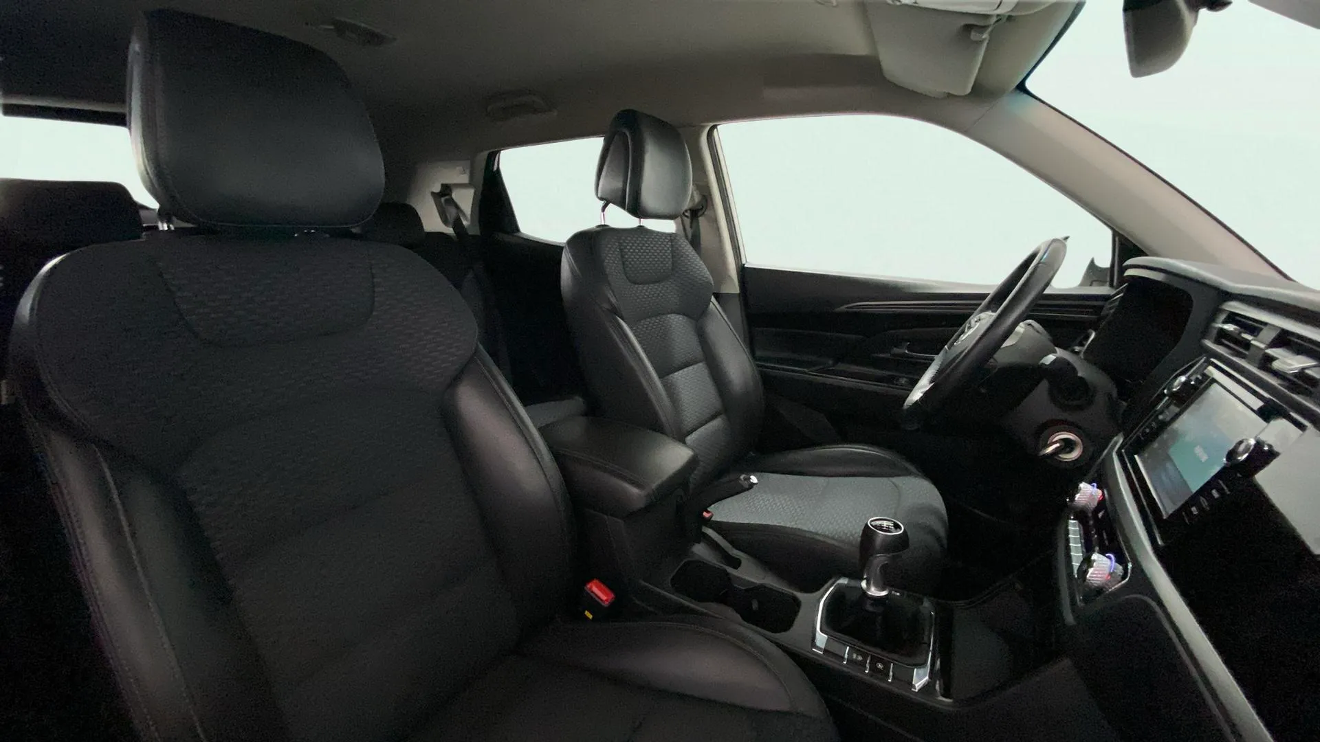 SsangYong Korando G15T LP Urban Plus - foto 17