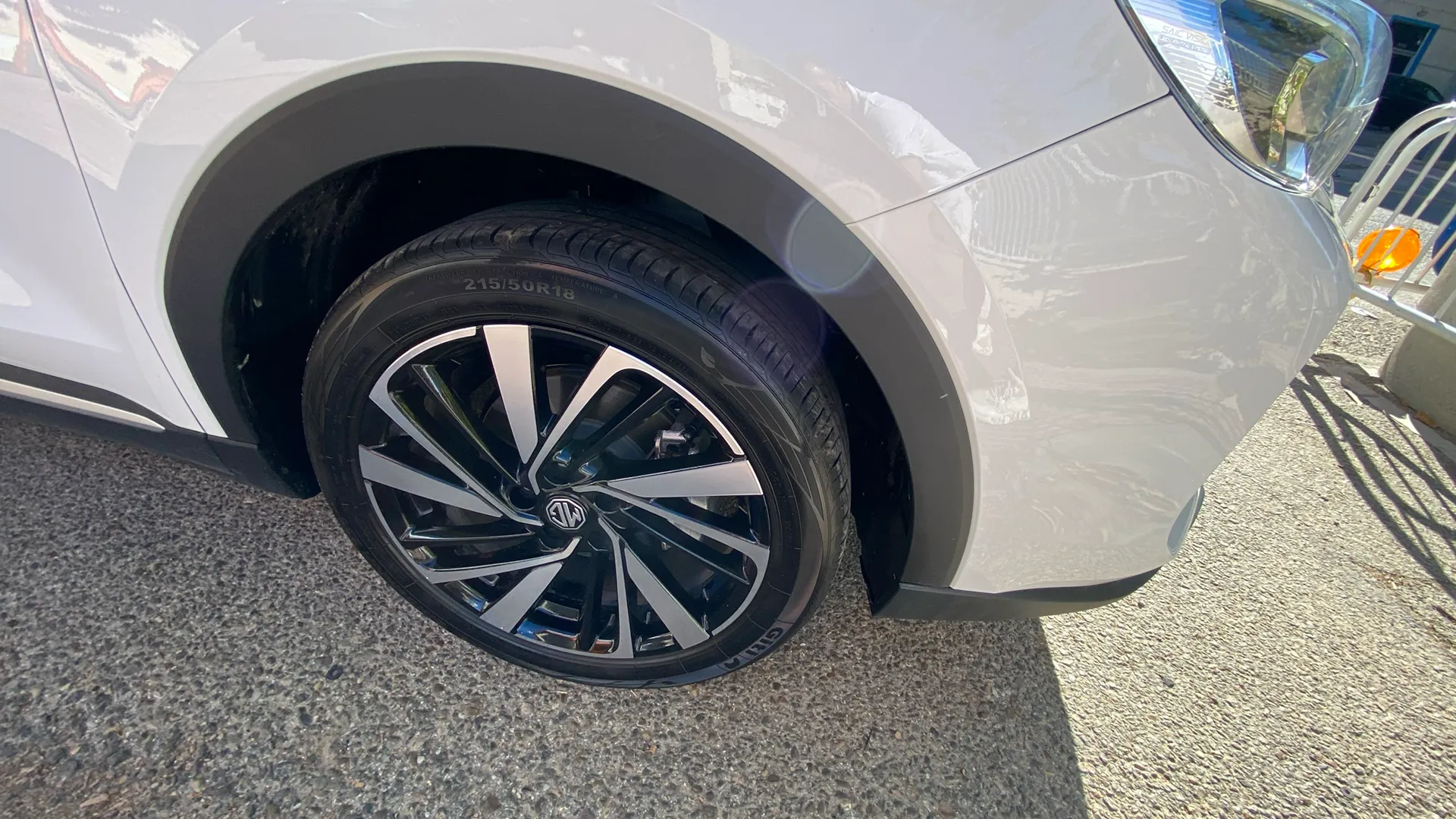 MG ZS Hybrid+ Luxury - foto 17