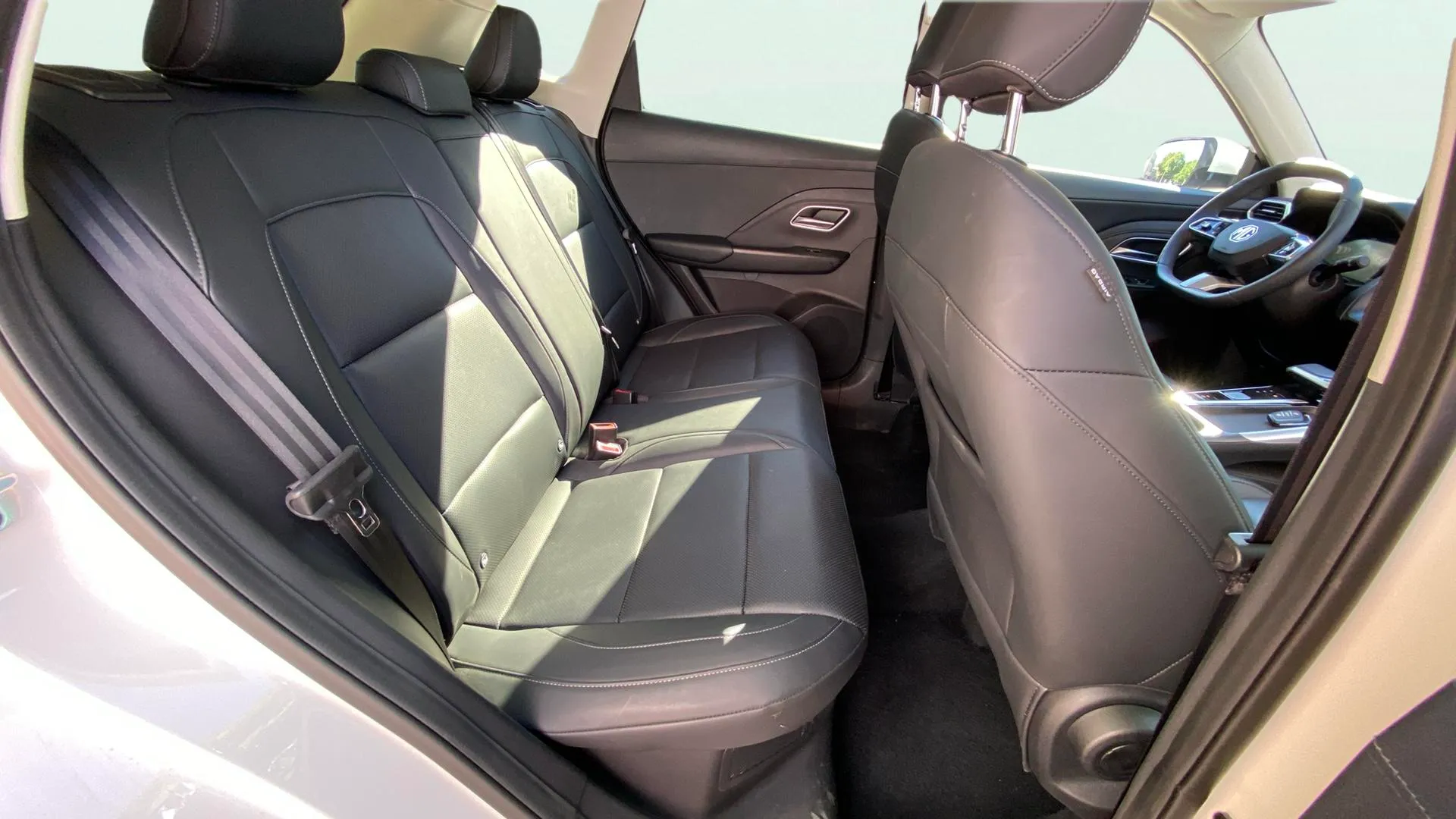 MG ZS Hybrid+ Luxury - foto 14