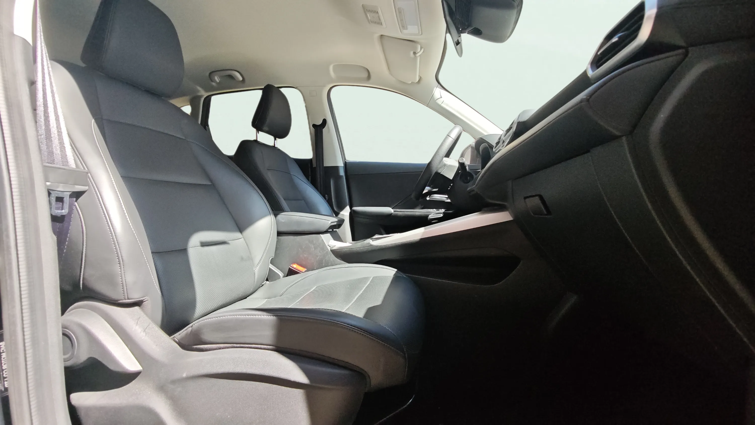 MG ZS Hybrid+ Luxury - foto 14