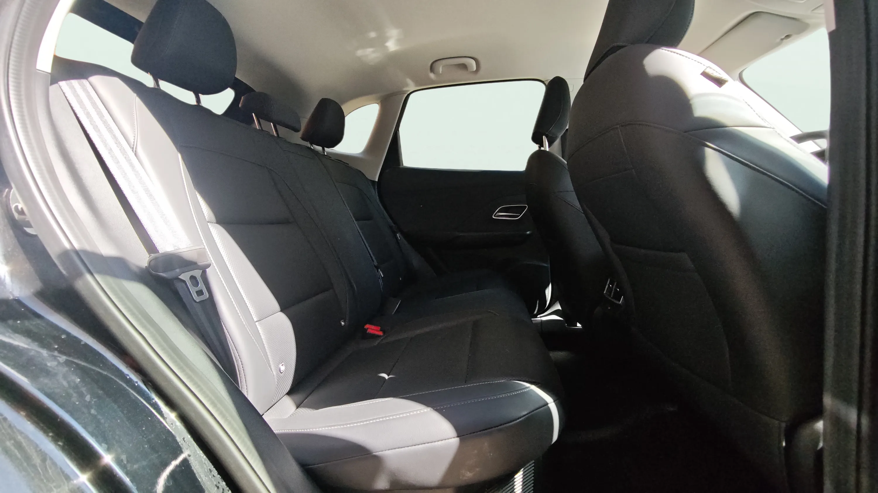 MG ZS Hybrid+ Luxury - foto 9