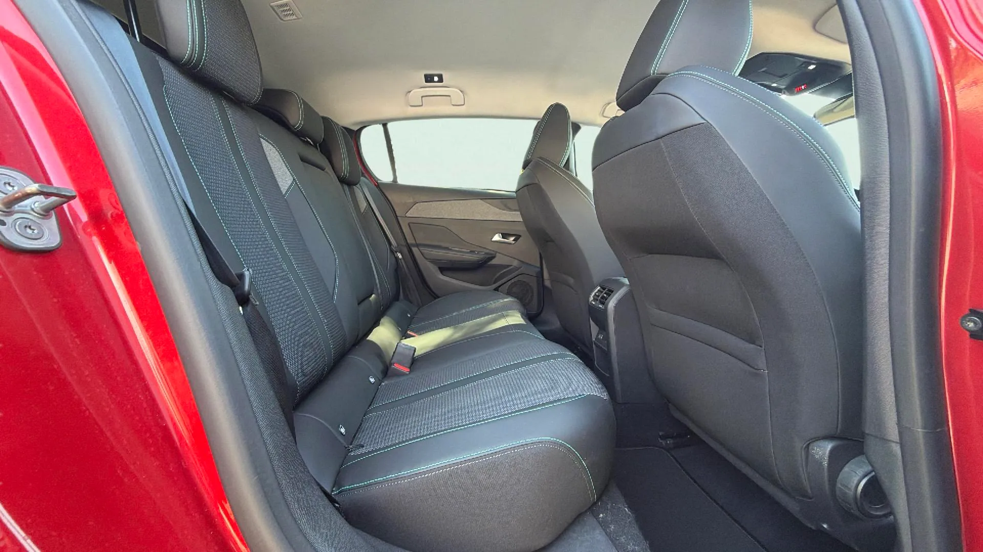 Peugeot 308 Allure PureTech 130 - foto 15