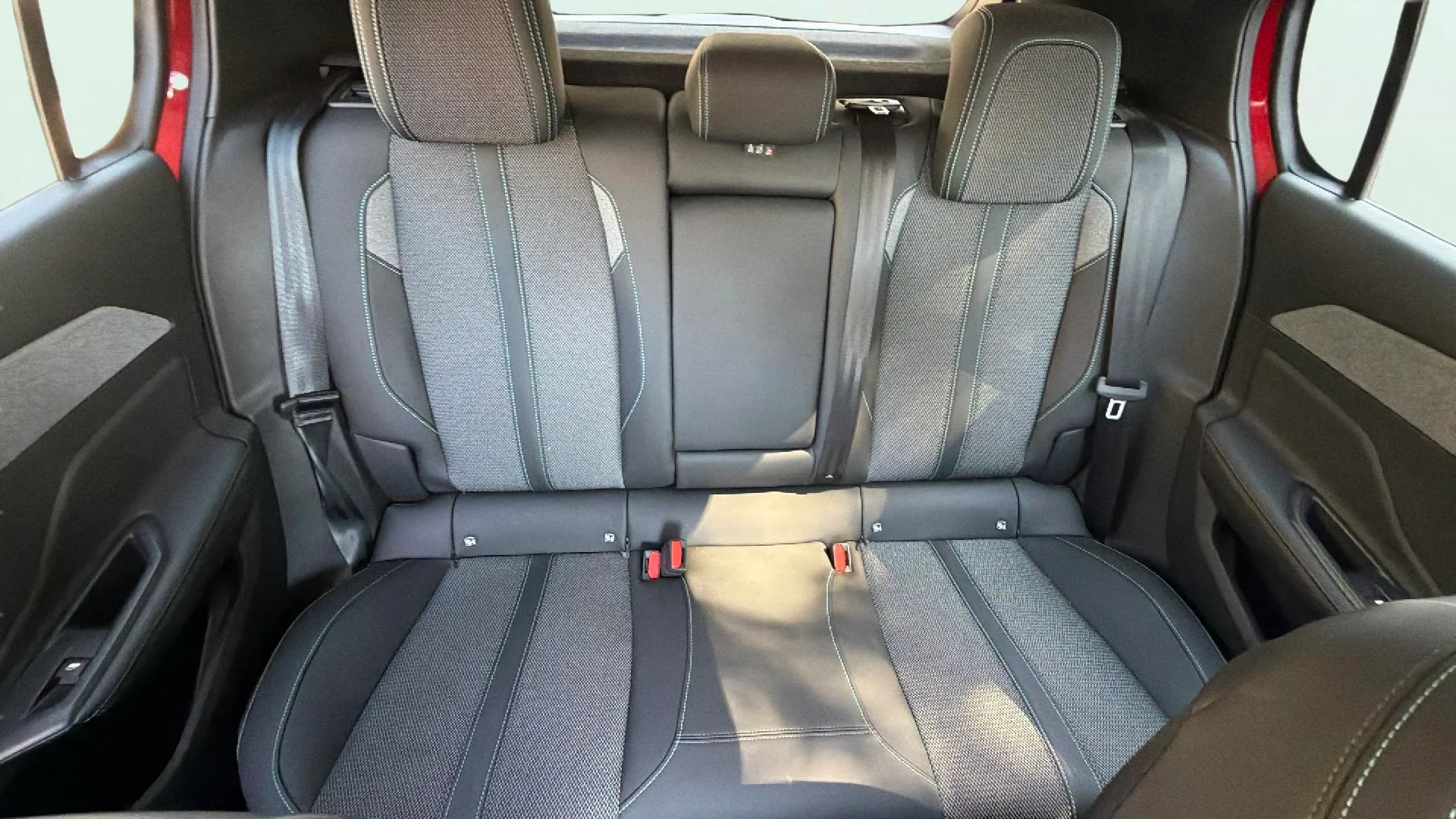 Peugeot 308 Allure PureTech 130 - foto 16