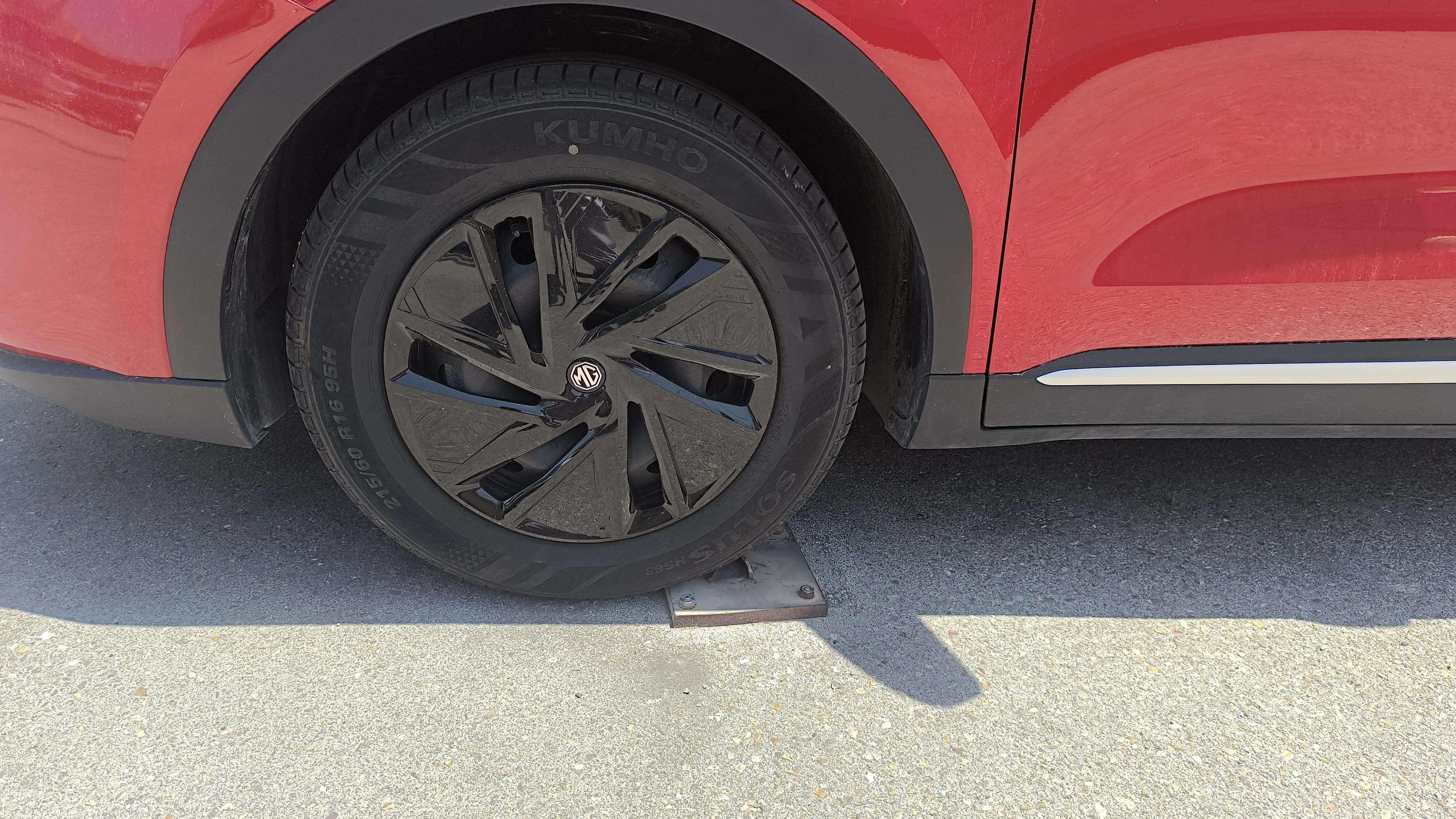 MG ZS Hybrid+ Standard - foto 17