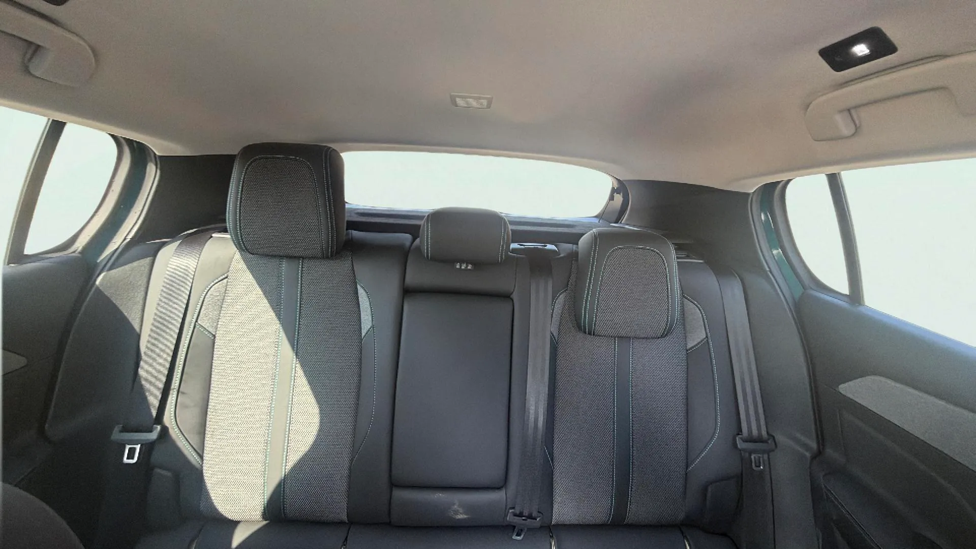 Peugeot 308 Allure PureTech 130 - foto 12