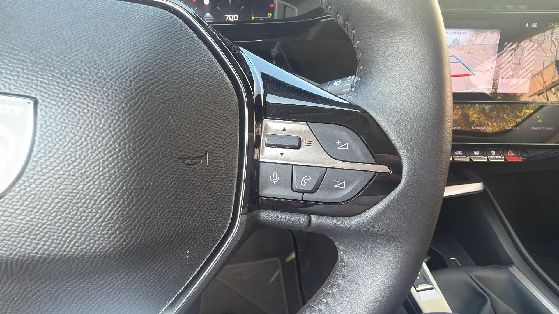 Peugeot 308 Allure PureTech 130 - foto 24