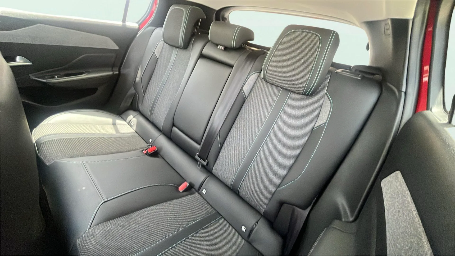Peugeot 308 Allure PureTech 130 - foto 13