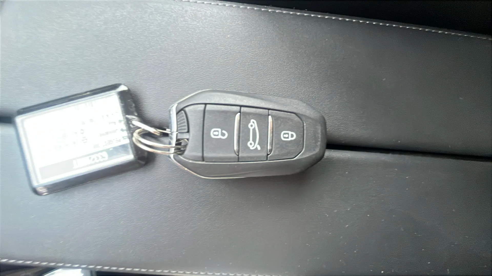 Peugeot 308 Allure PureTech 130 - foto 20
