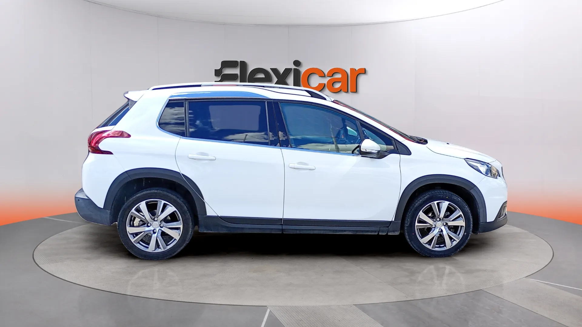 Peugeot 2008 Active BlueHDi 100 BVM6 - foto 8