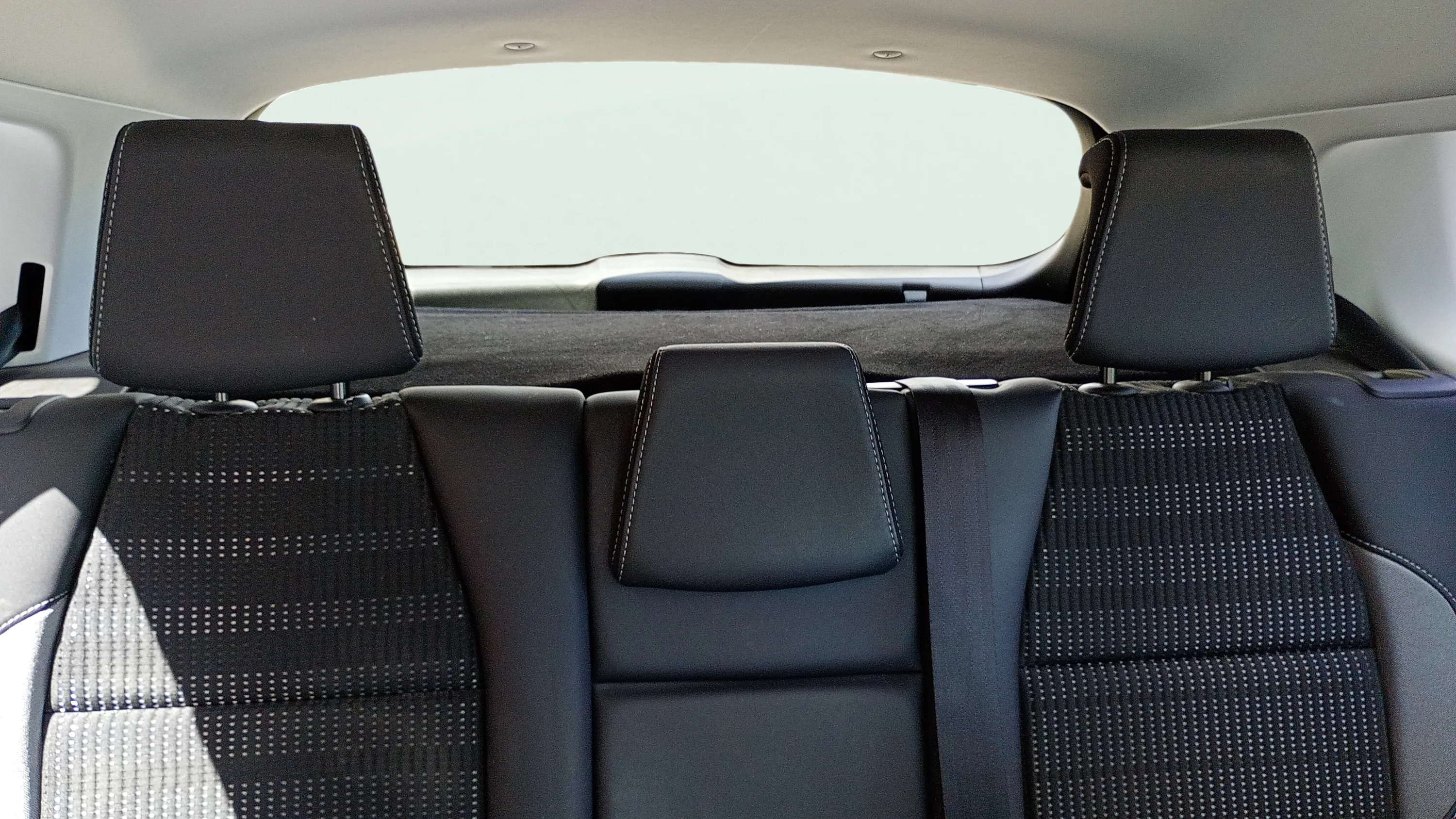Peugeot 2008 Active BlueHDi 100 BVM6 - foto 17