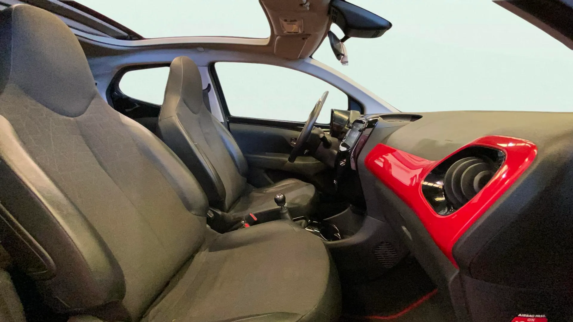 Toyota Aygo 1.0 70 x-style - foto 13