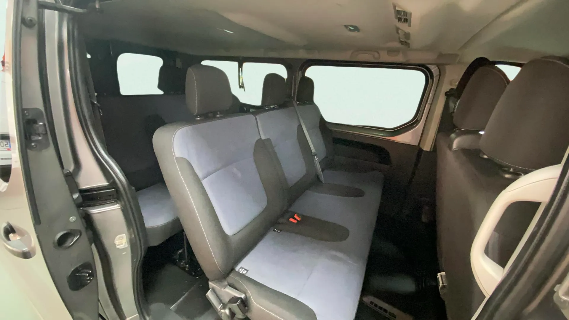 Opel Vivaro 1.6 CDTI L1 2.7t Combi Plus-9 - foto 25
