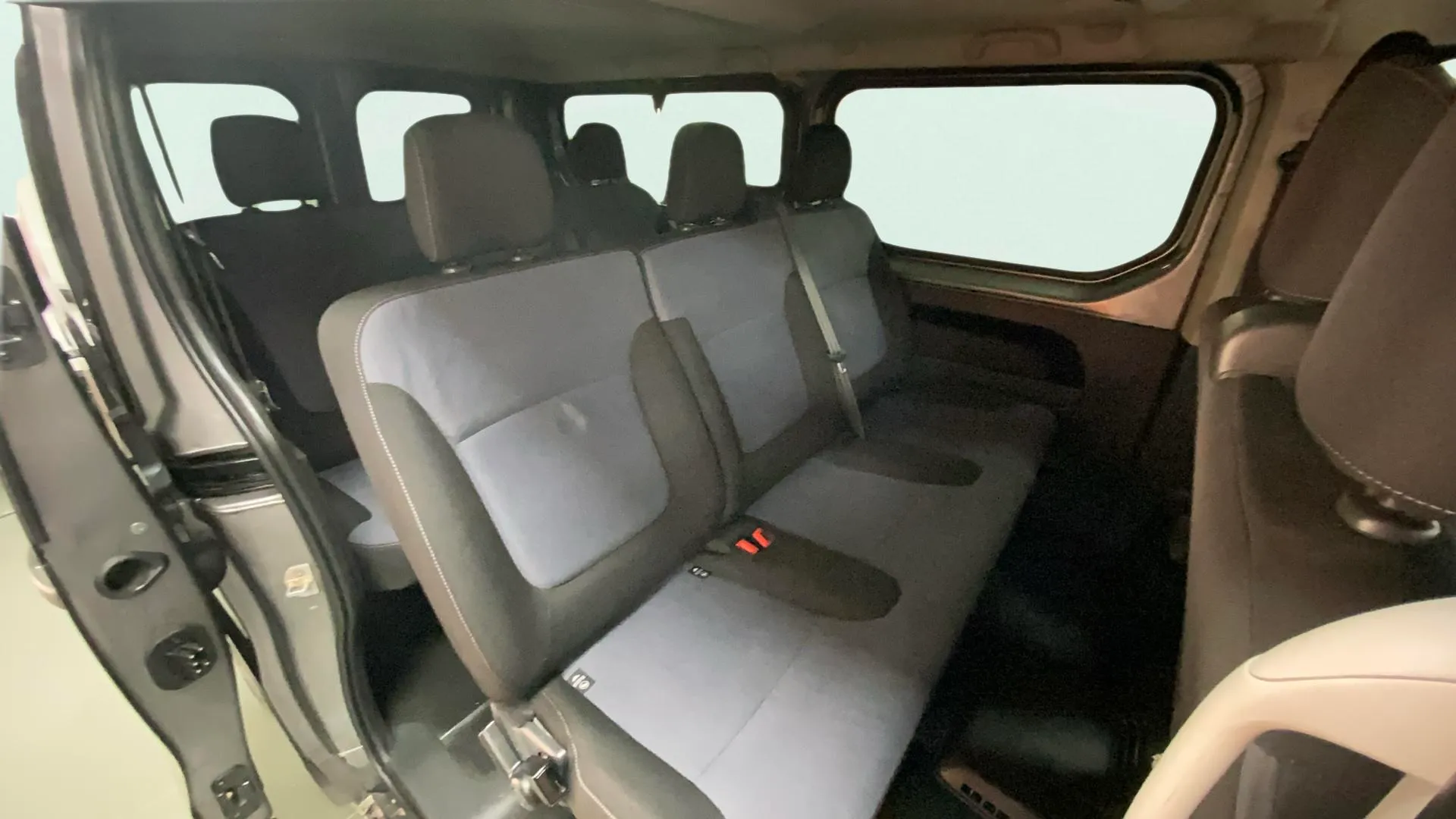Opel Vivaro 1.6 CDTI L1 2.7t Combi Plus-9 - foto 9