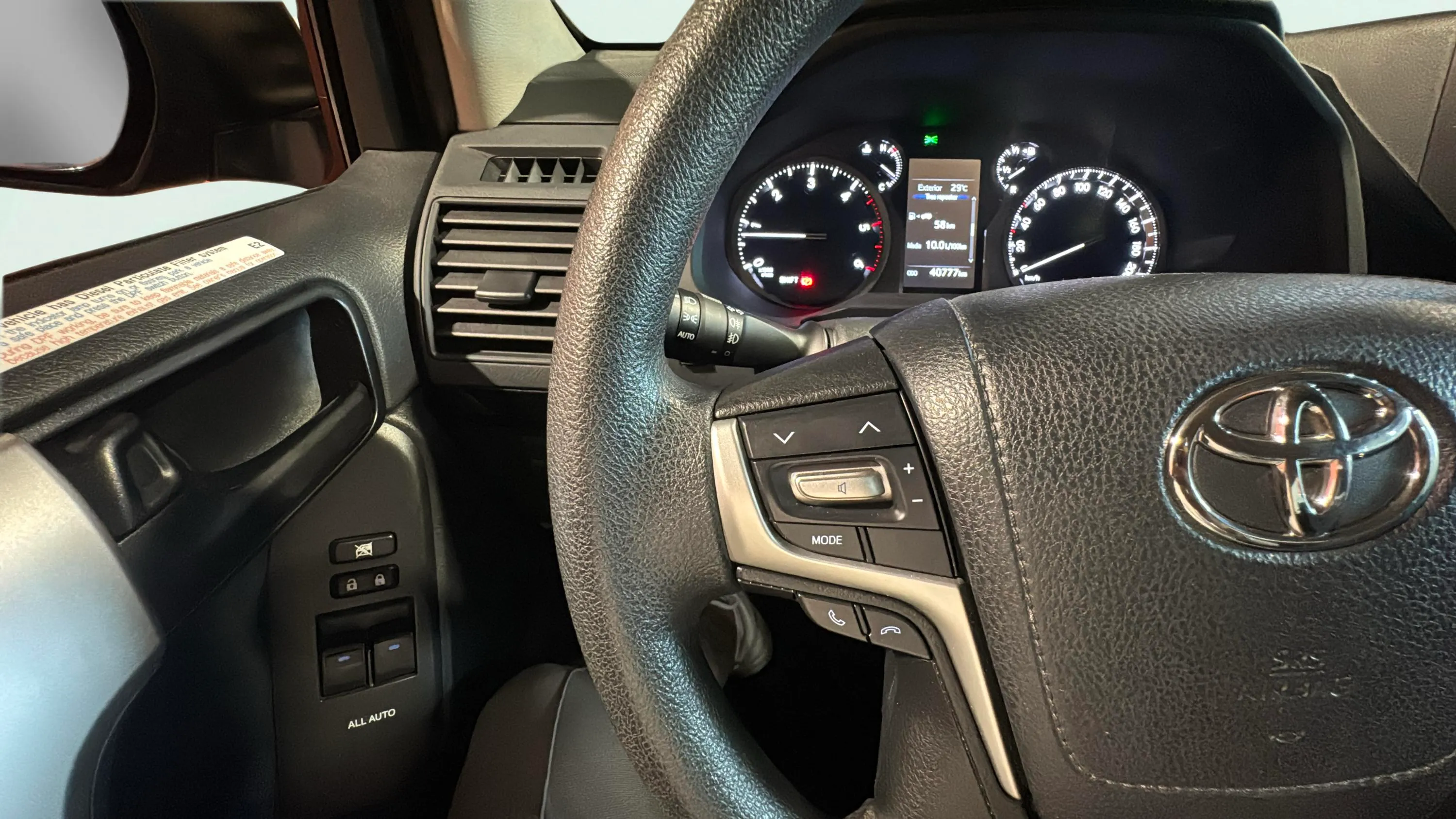 Toyota Land Cruiser 2.8 D-4D GX - foto 17