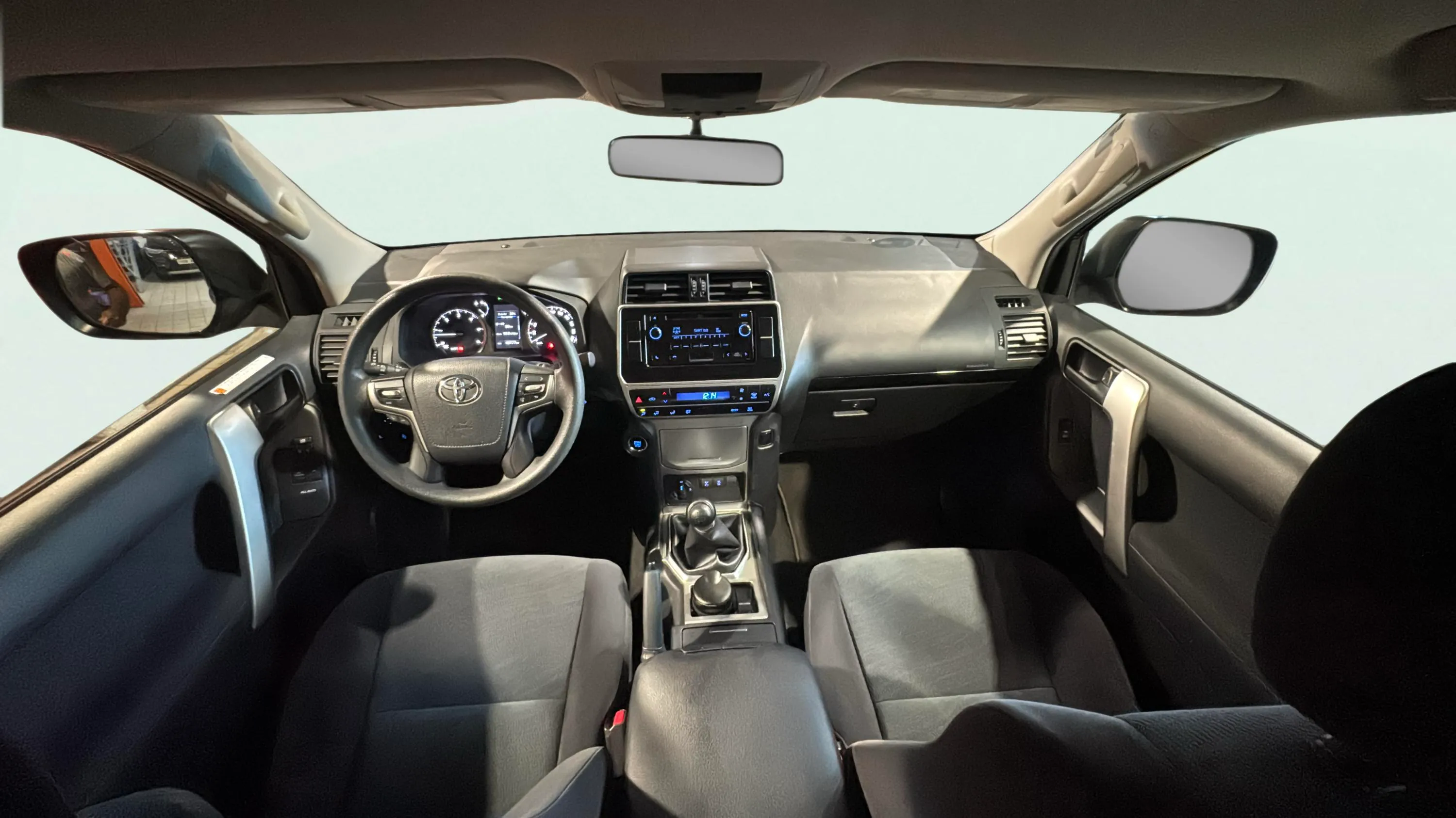 Toyota Land Cruiser 2.8 D-4D GX - foto 12