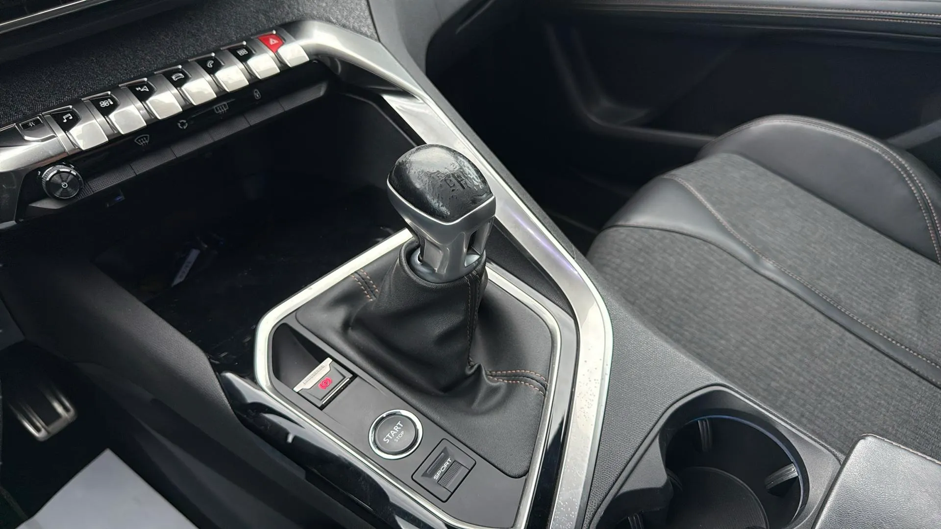 Peugeot 3008 1.5L BlueHDi GT Line - foto 16