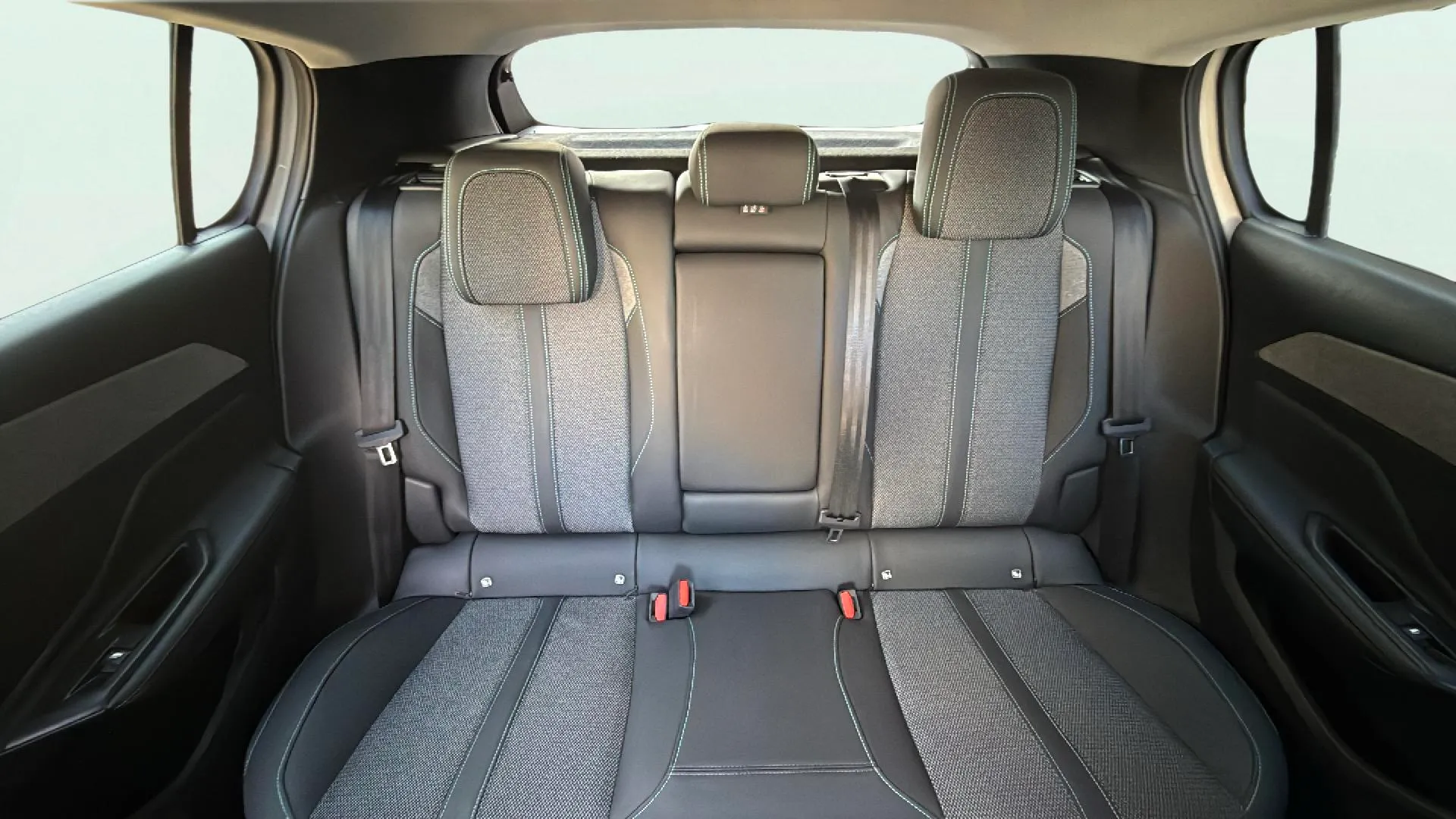 Peugeot 308 Allure PureTech 130 - foto 20