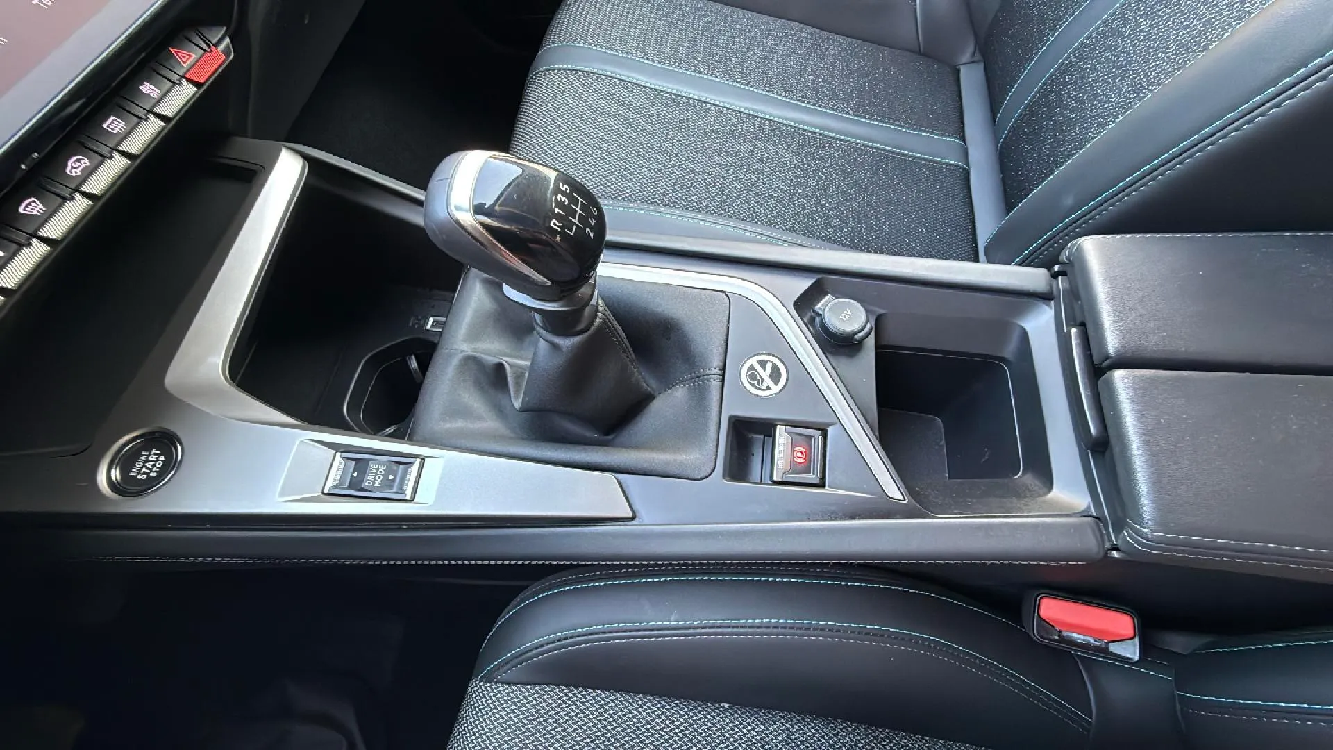 Peugeot 308 Allure PureTech 130 - foto 17