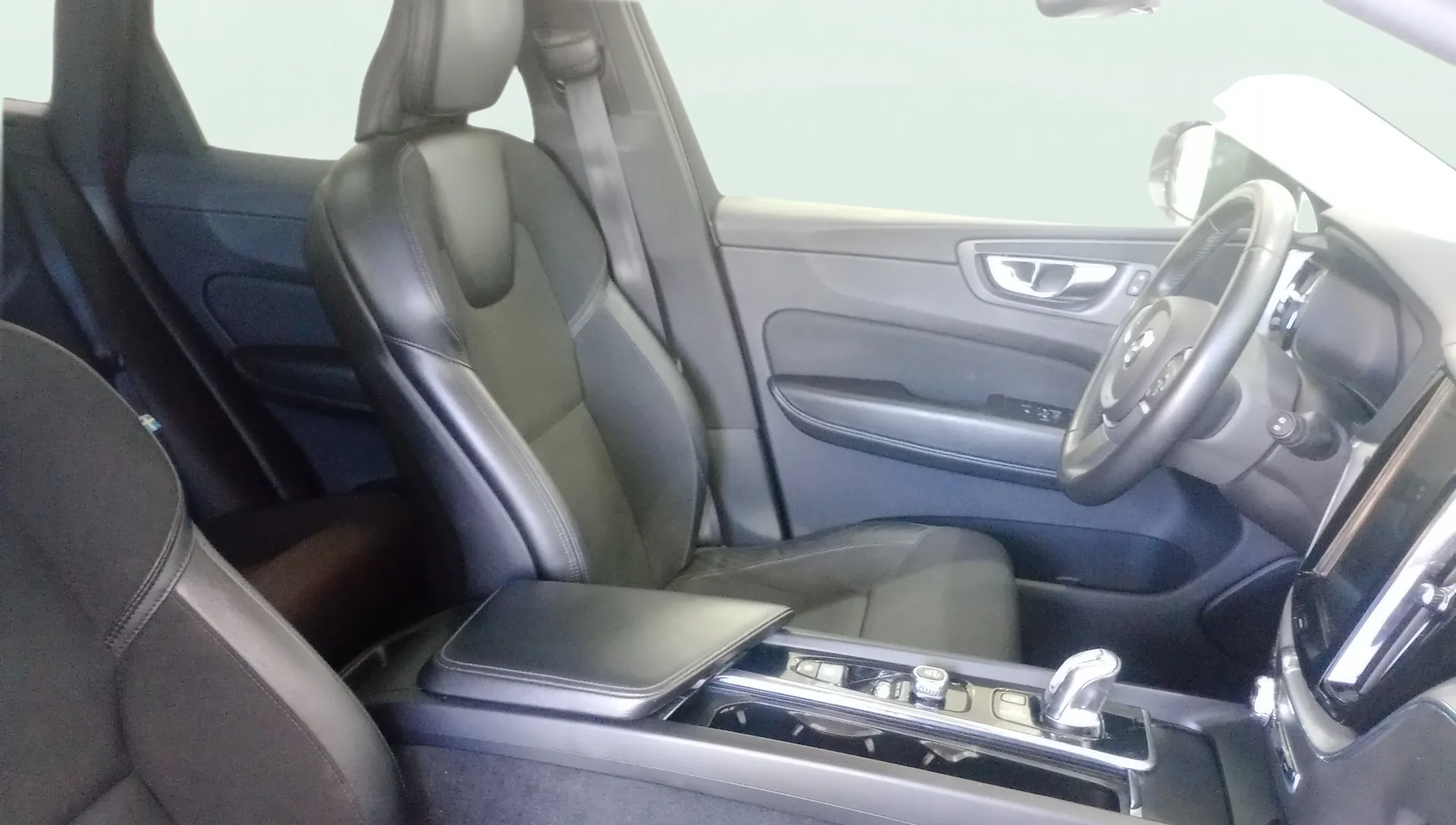 Volvo XC60 2.0 T8 AWD Inscription - foto 8