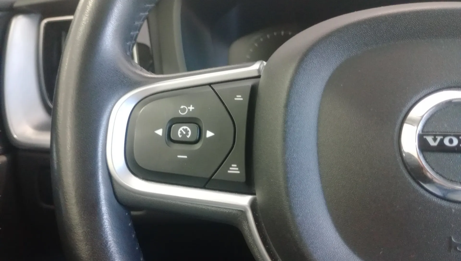Volvo XC60 2.0 T8 AWD Inscription - foto 16