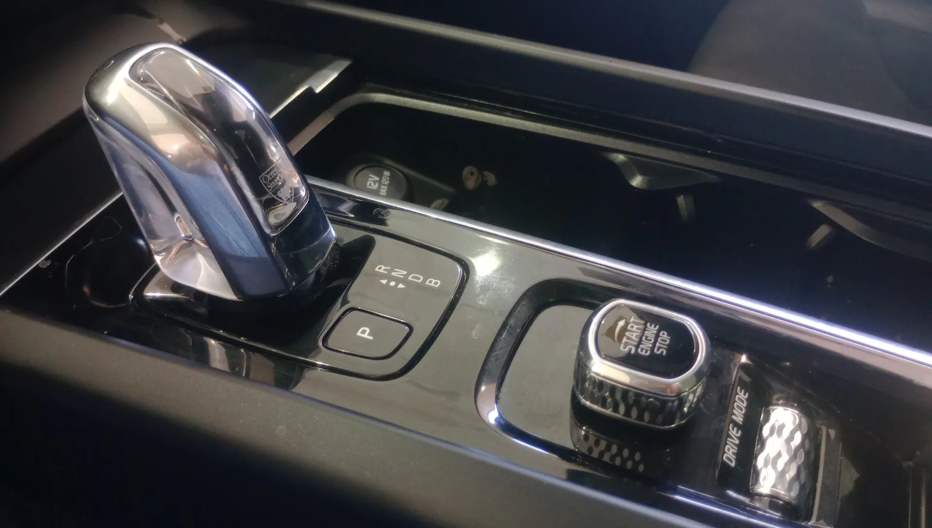 Volvo XC60 2.0 T8 AWD Inscription - foto 24