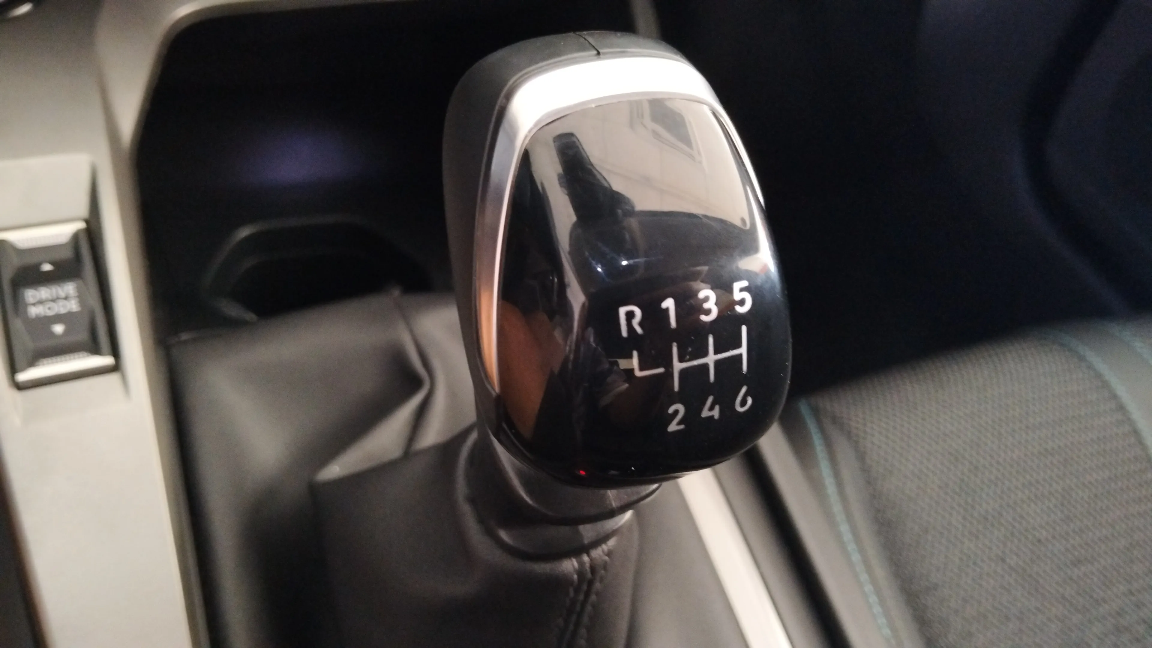 Peugeot 308 Allure PureTech 130 - foto 18