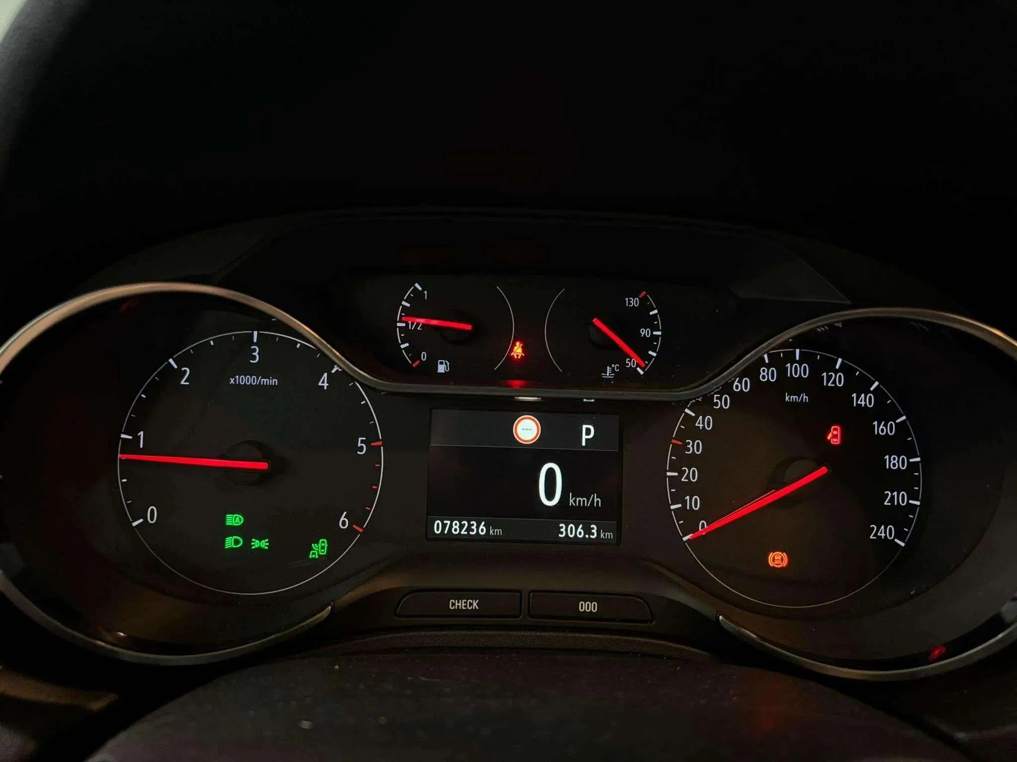 Opel Grandland 1.6 CDTi Excellence - foto 23